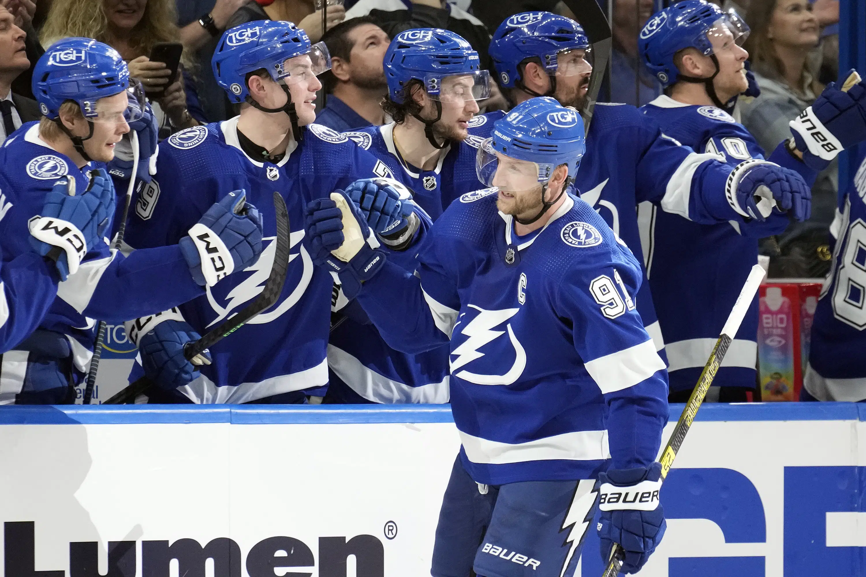 Stamkos, Perry lead Lightning to 4-2 win over Wild | AP News