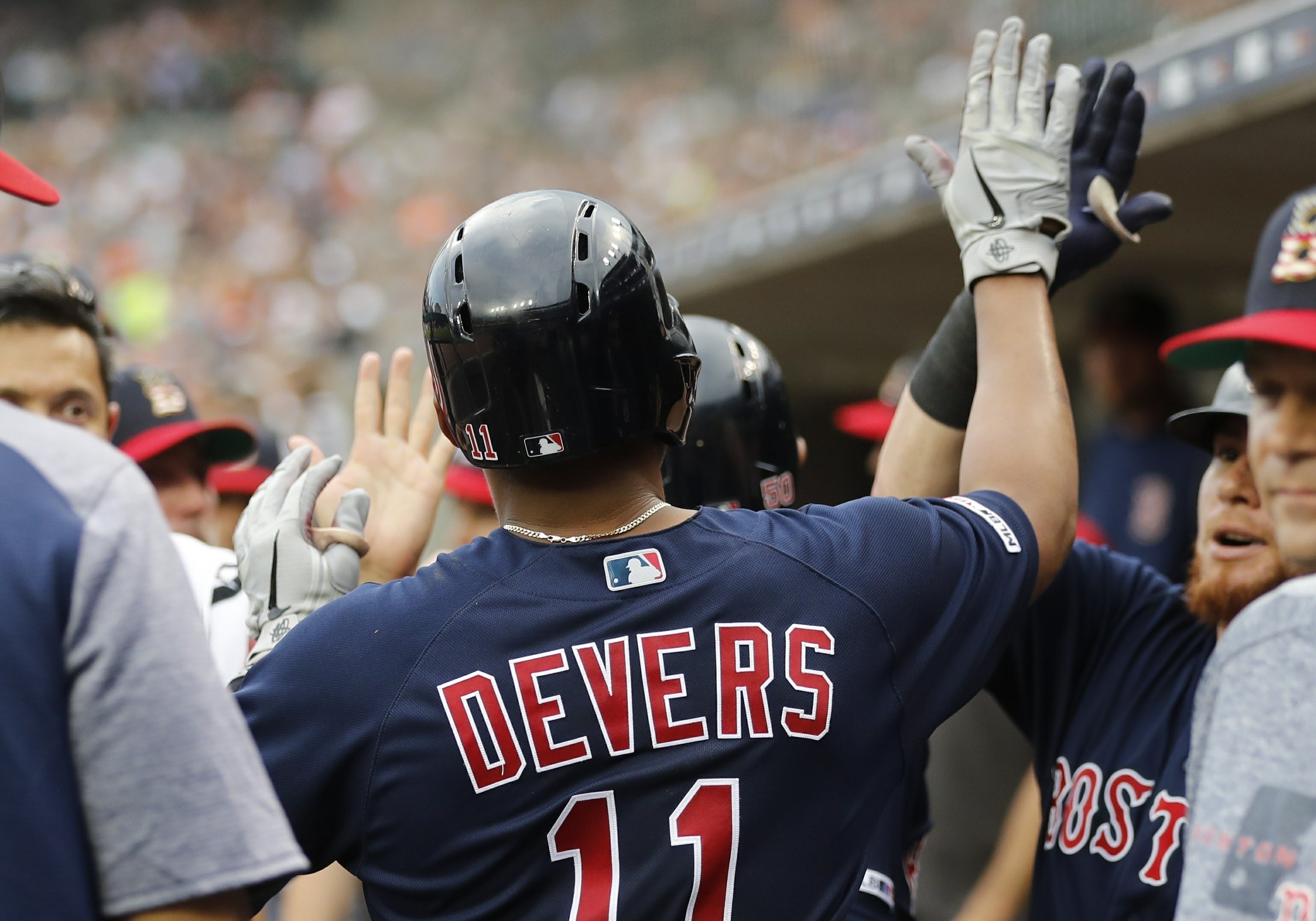 Bogaerts y Devers conectan jonrones para Boston AP News