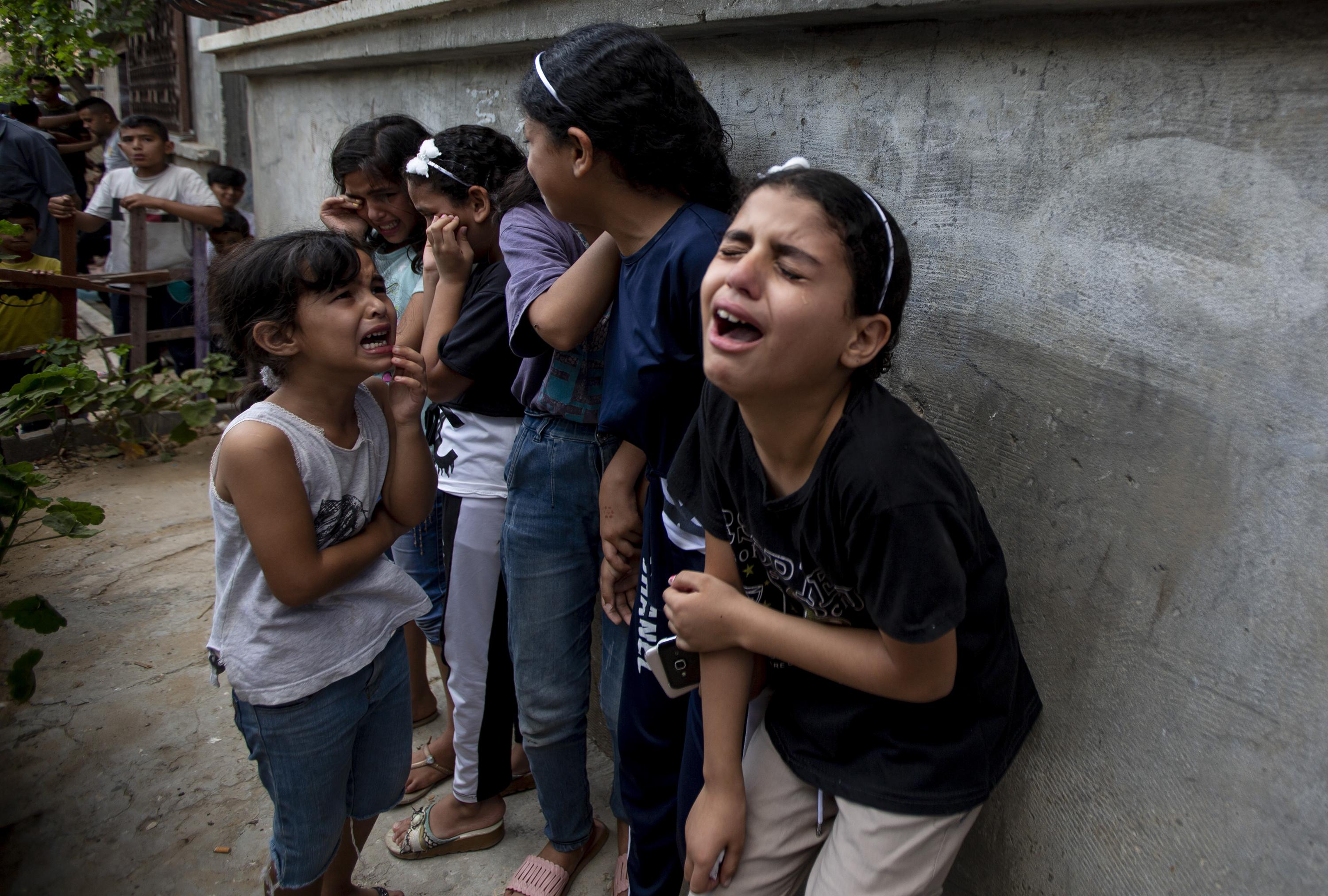 Israel and Gaza militants exchange fire after deadly strikes - The Associated Press - en Español