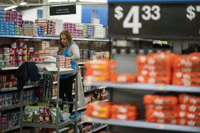 Foto tomada en un Walmart Supercenter en North Bergen, Nueva Jersey, el 9 de febrero de 2023. (Foto AP /Eduardo Munoz Alvarez)