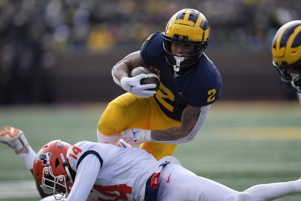 Jayden Daniels is a heavy betting favorite to win Heisman Trophy