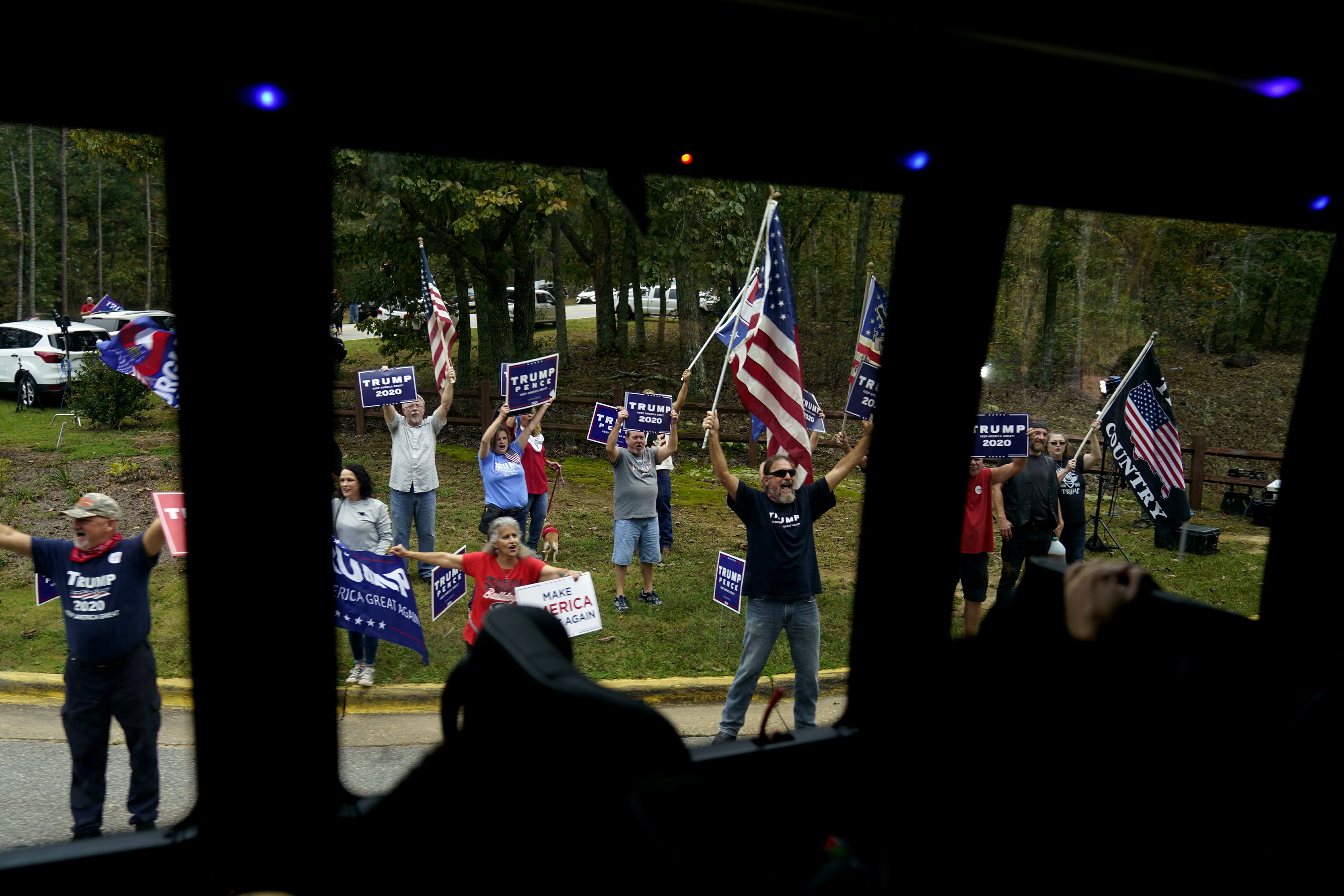 AP PHOTOS: Rallies, early voting dominate last campaign push