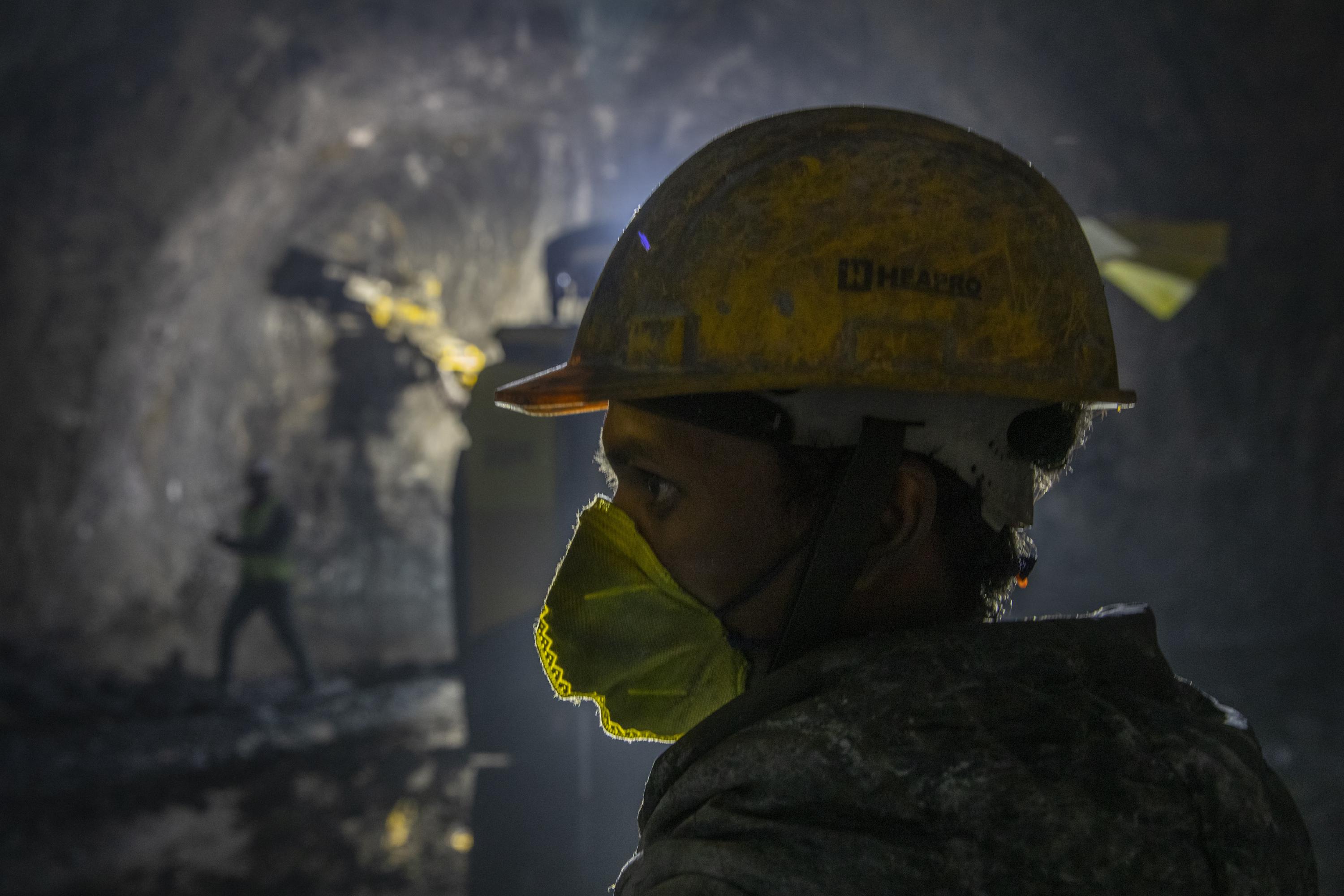 AP PHOTOS: India builds strategic tunnel project in Kashmir - Associated Press