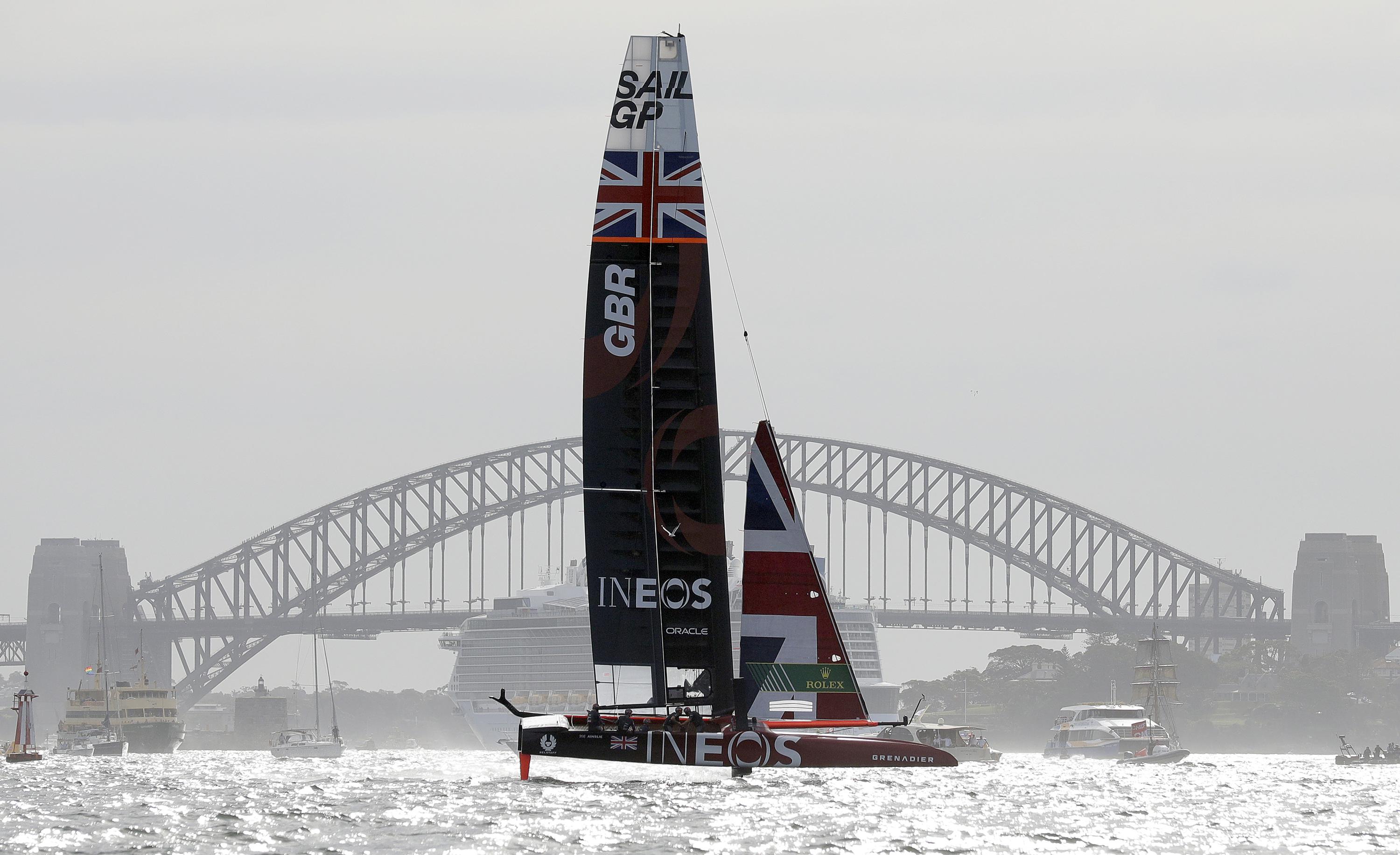 catamaran racing sydney harbour