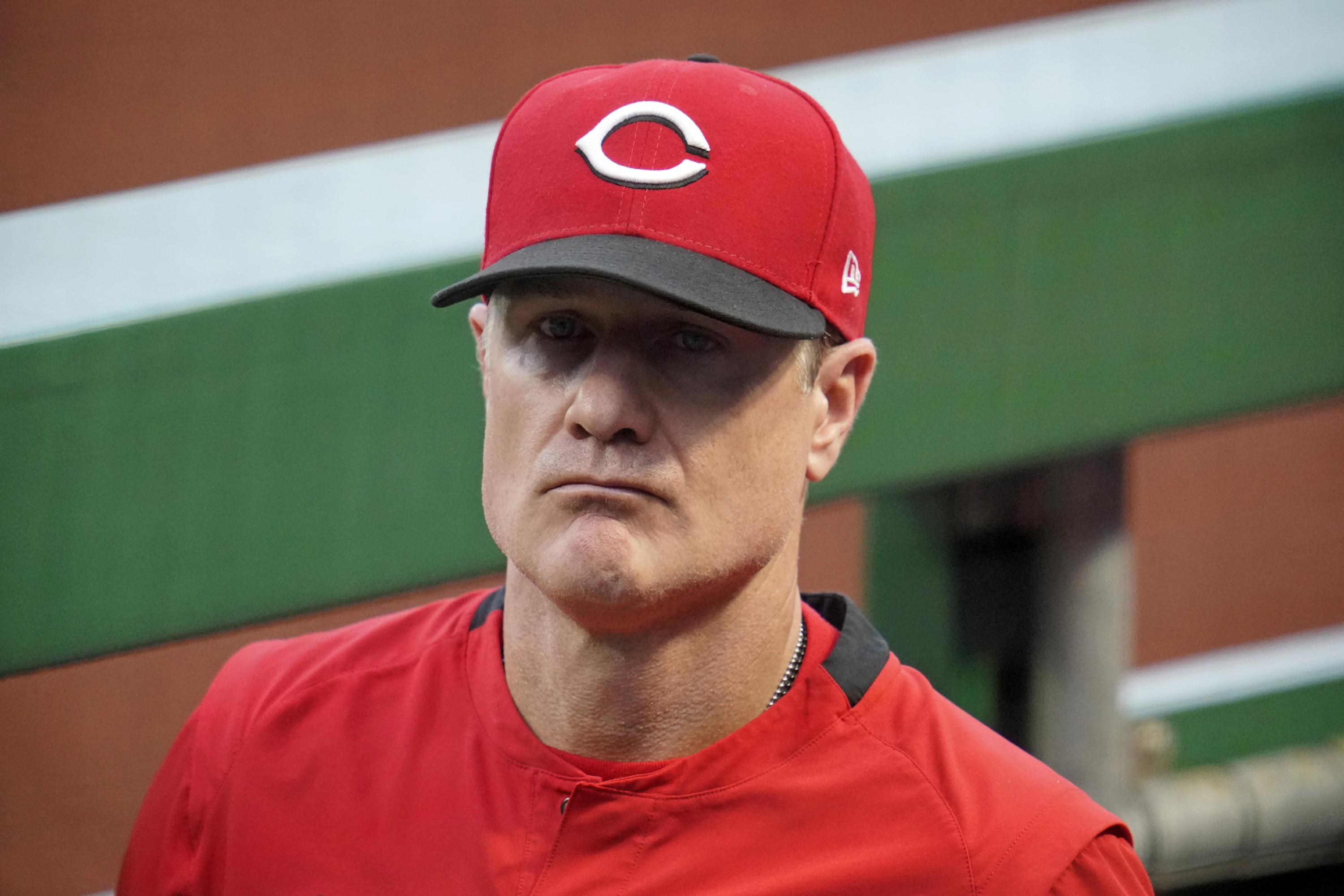 Reds manager Bell agrees to 2-year extension | AP News