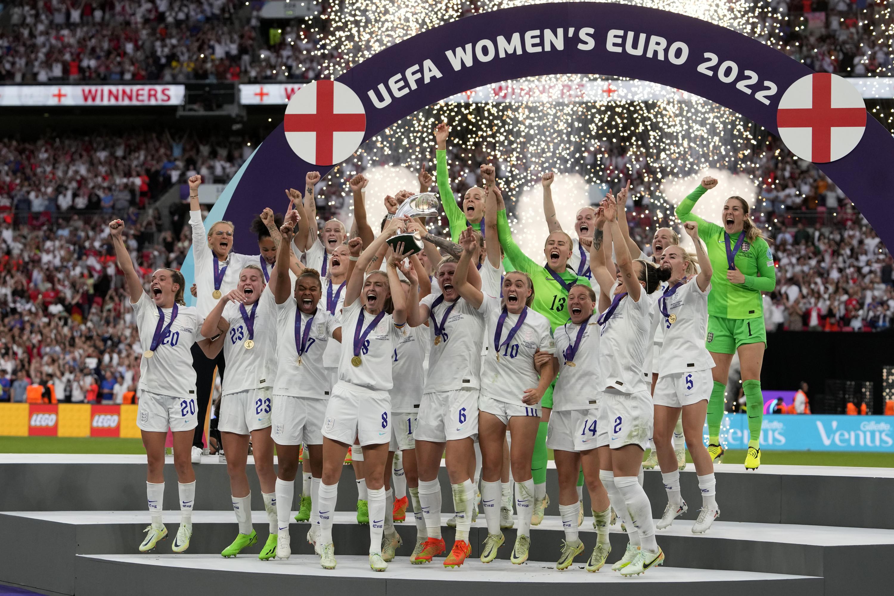 AP PHOTOS: England gewinnt den Titel bei der denkwürdigen Women’s Euro