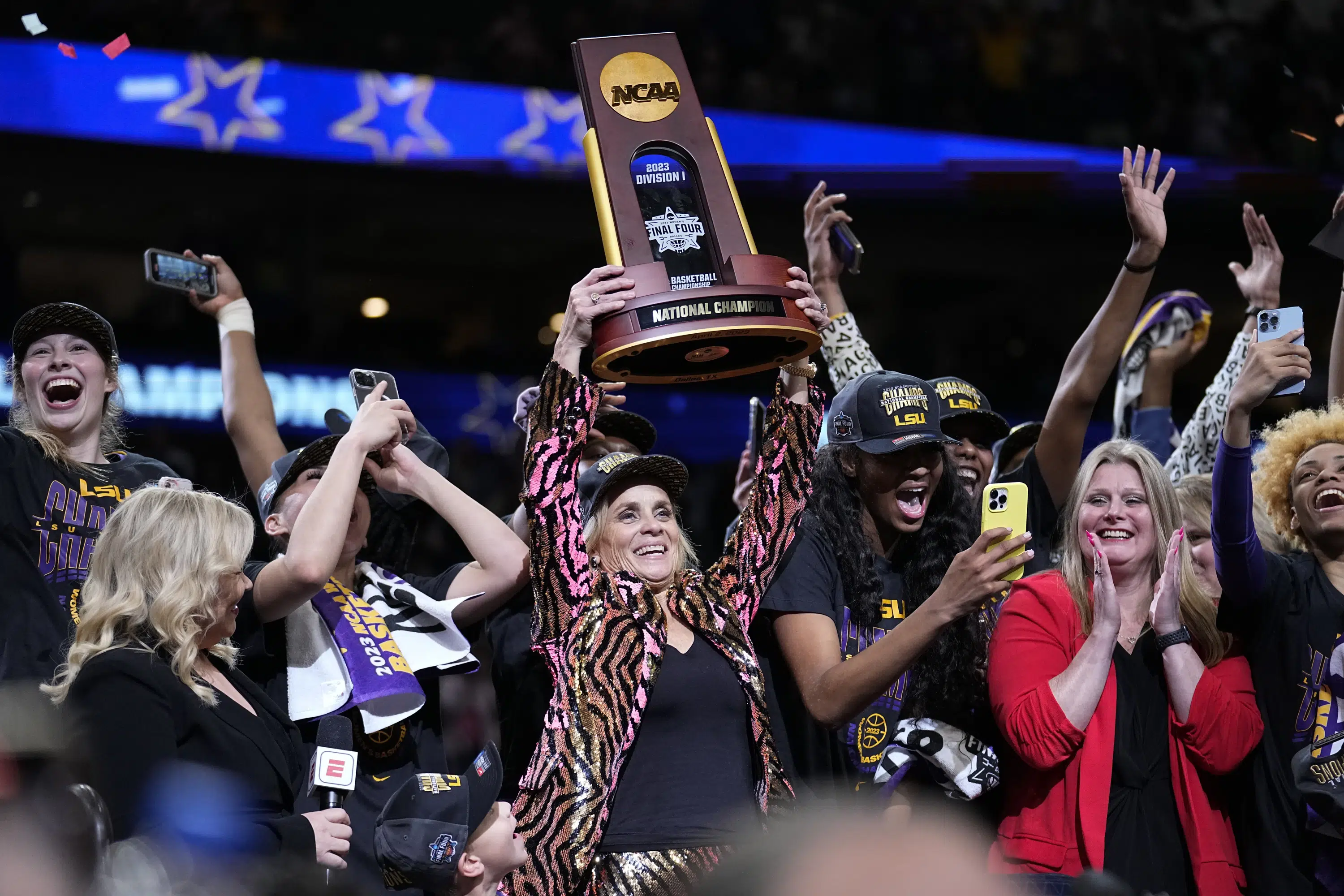LSU wins 1st NCAA title, Mulkey LSU wins 1st NCAA title, Mulkey
