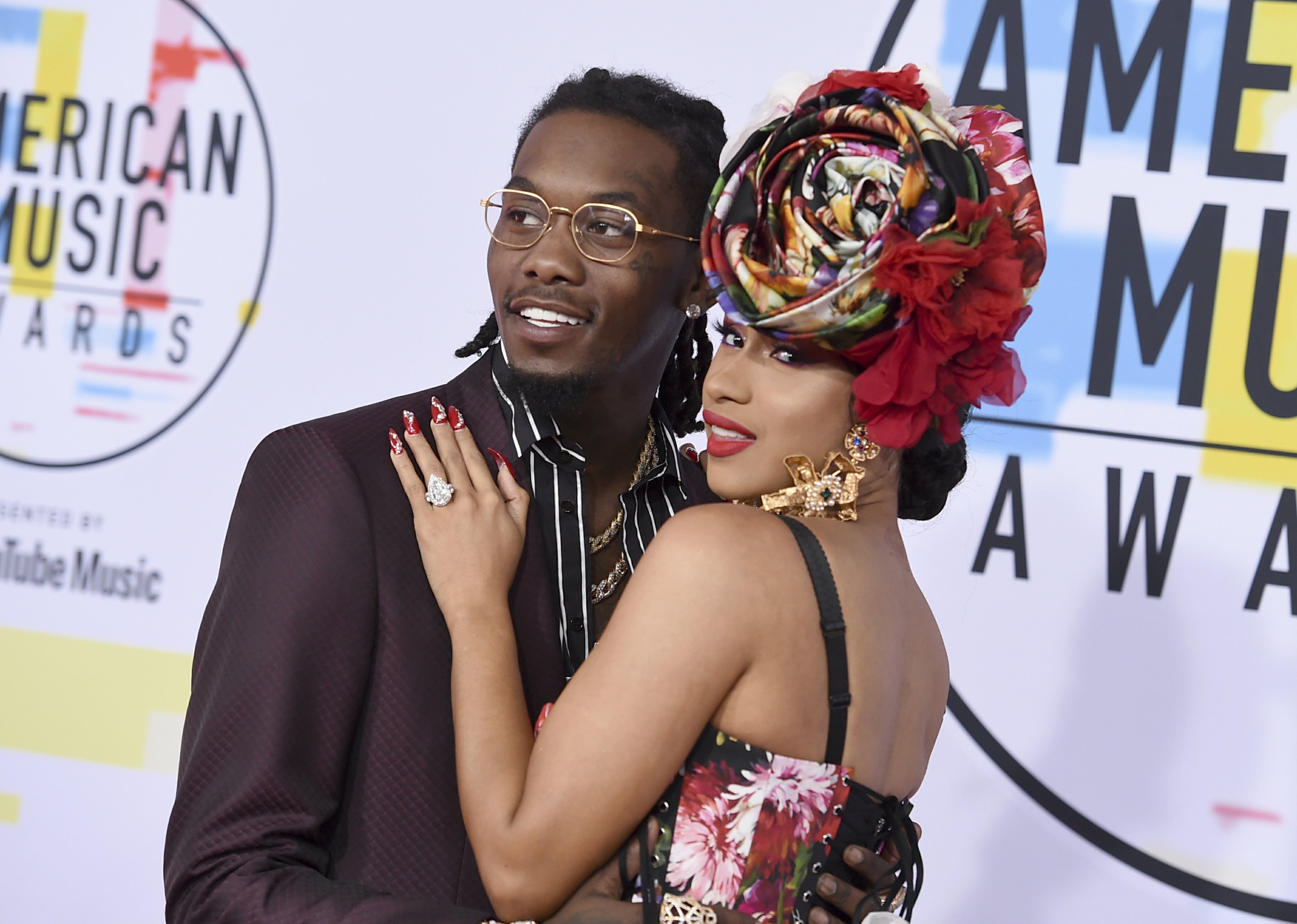 Cardi B solicita el divorcio del rapero Offset | AP News