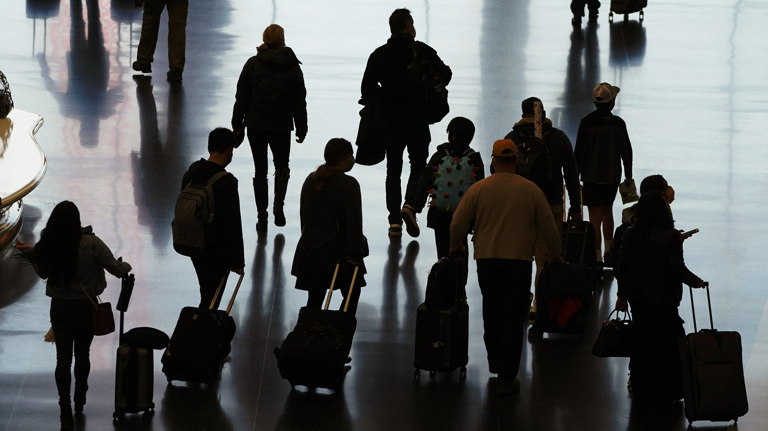 US airport traffic is rising despite holiday travel warnings
