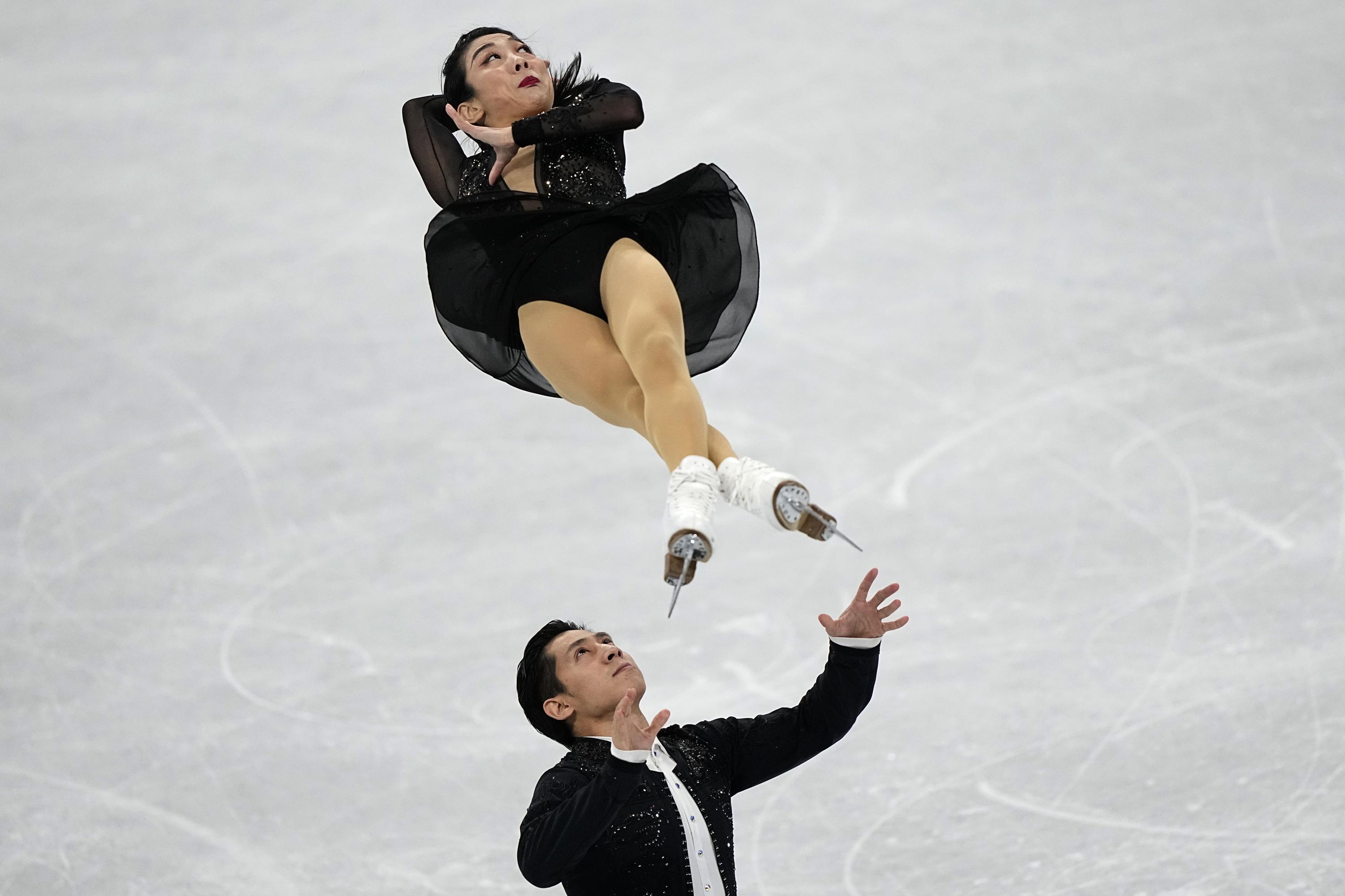 Canada's figure skating team tied for fourth with two events remaining 