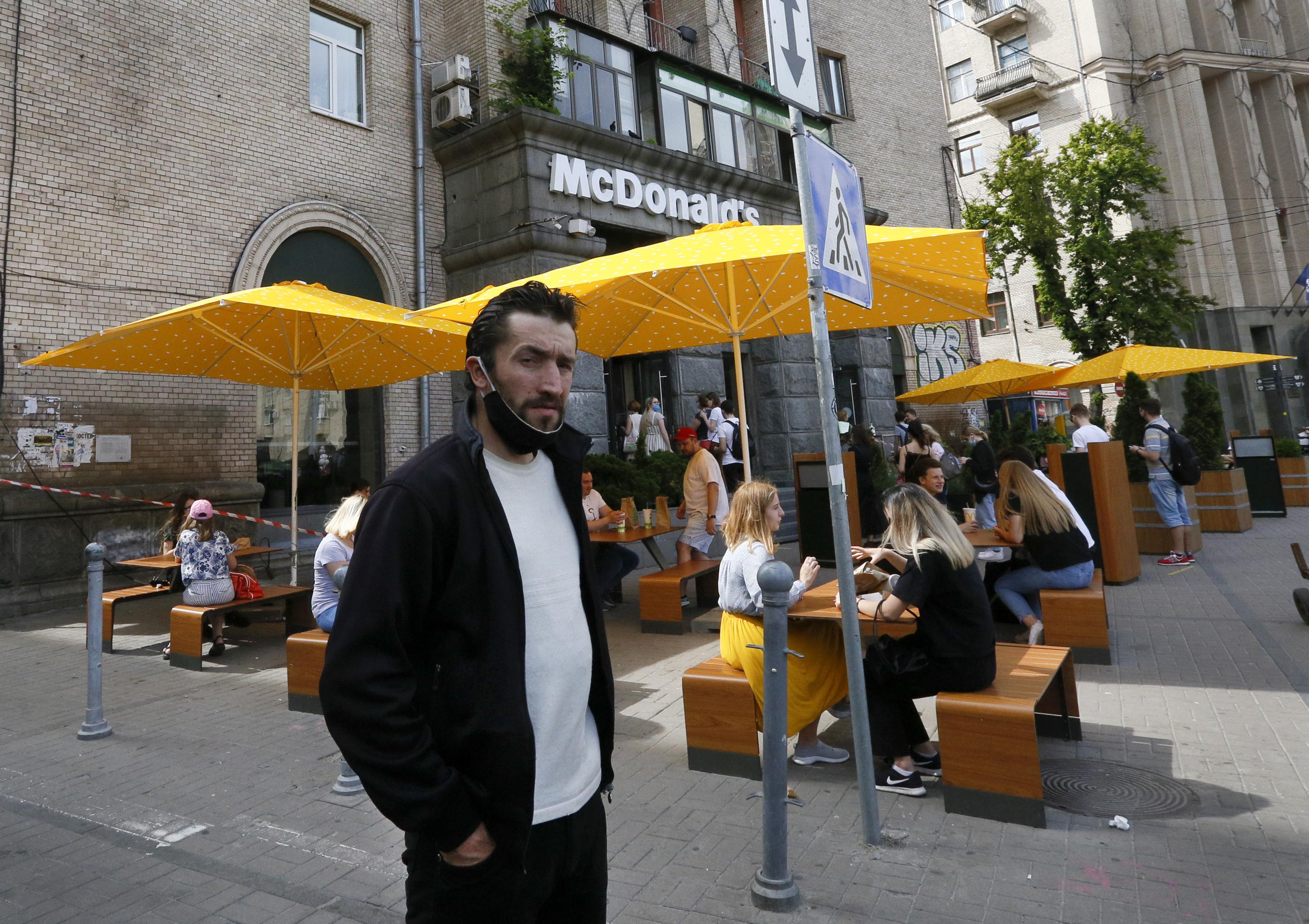 Restaurantes McDonald’s reabrirán en Ucrania, 6 meses después de la invasión