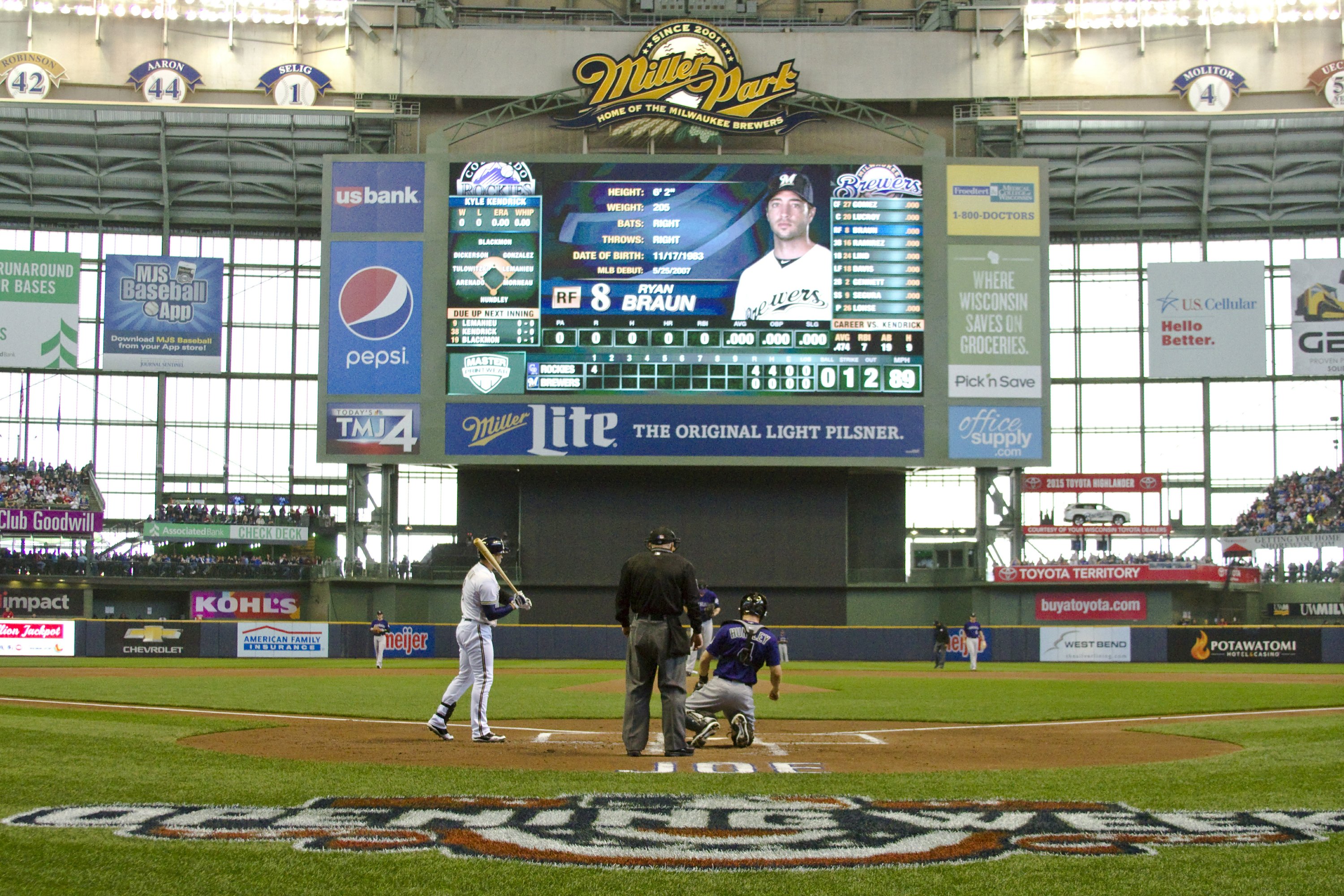 Brewers home ballpark to be renamed American Family Field AP News