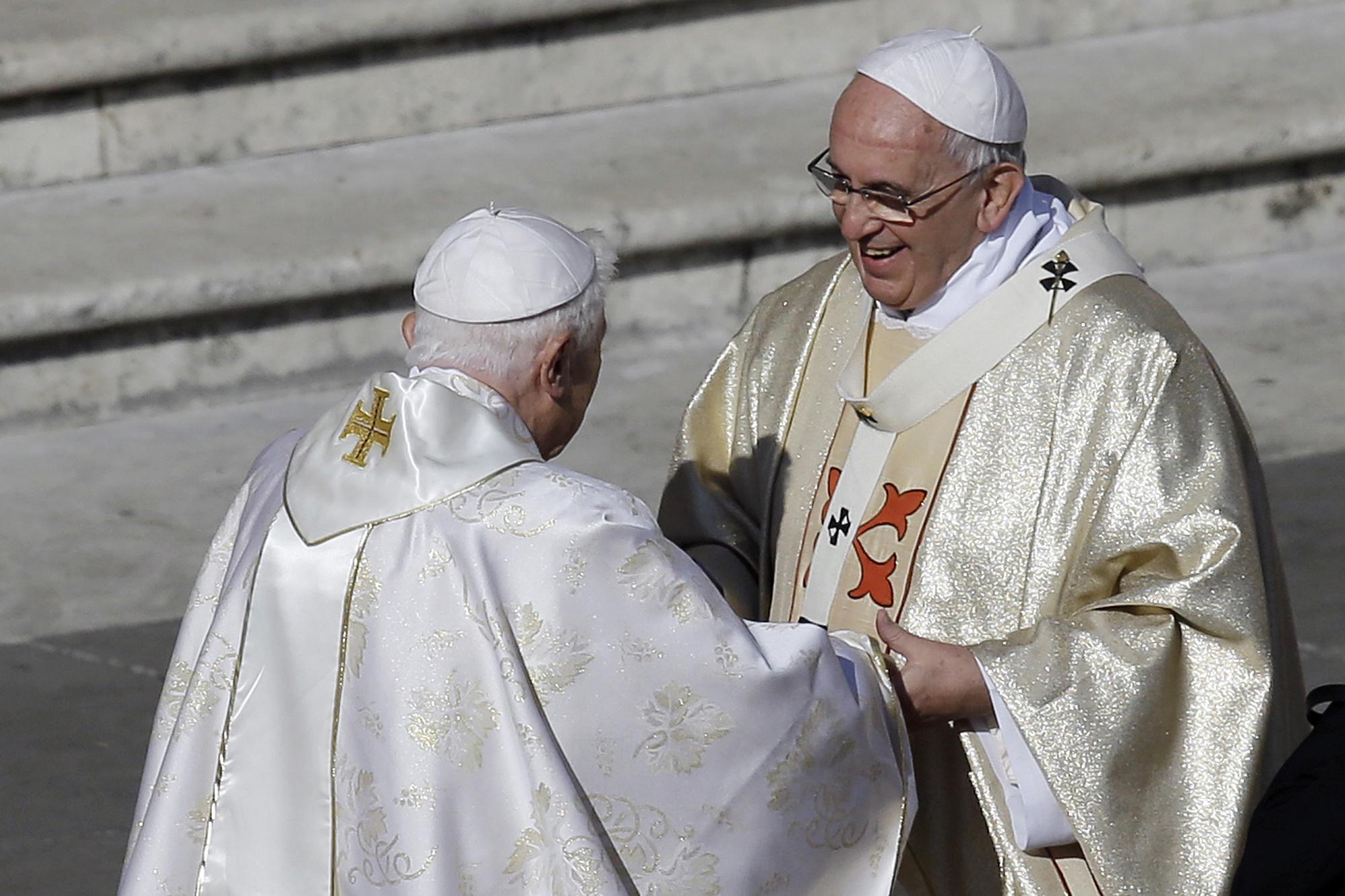 Pope: I wouldn't live in Vatican or Argentina if I retire | AP News