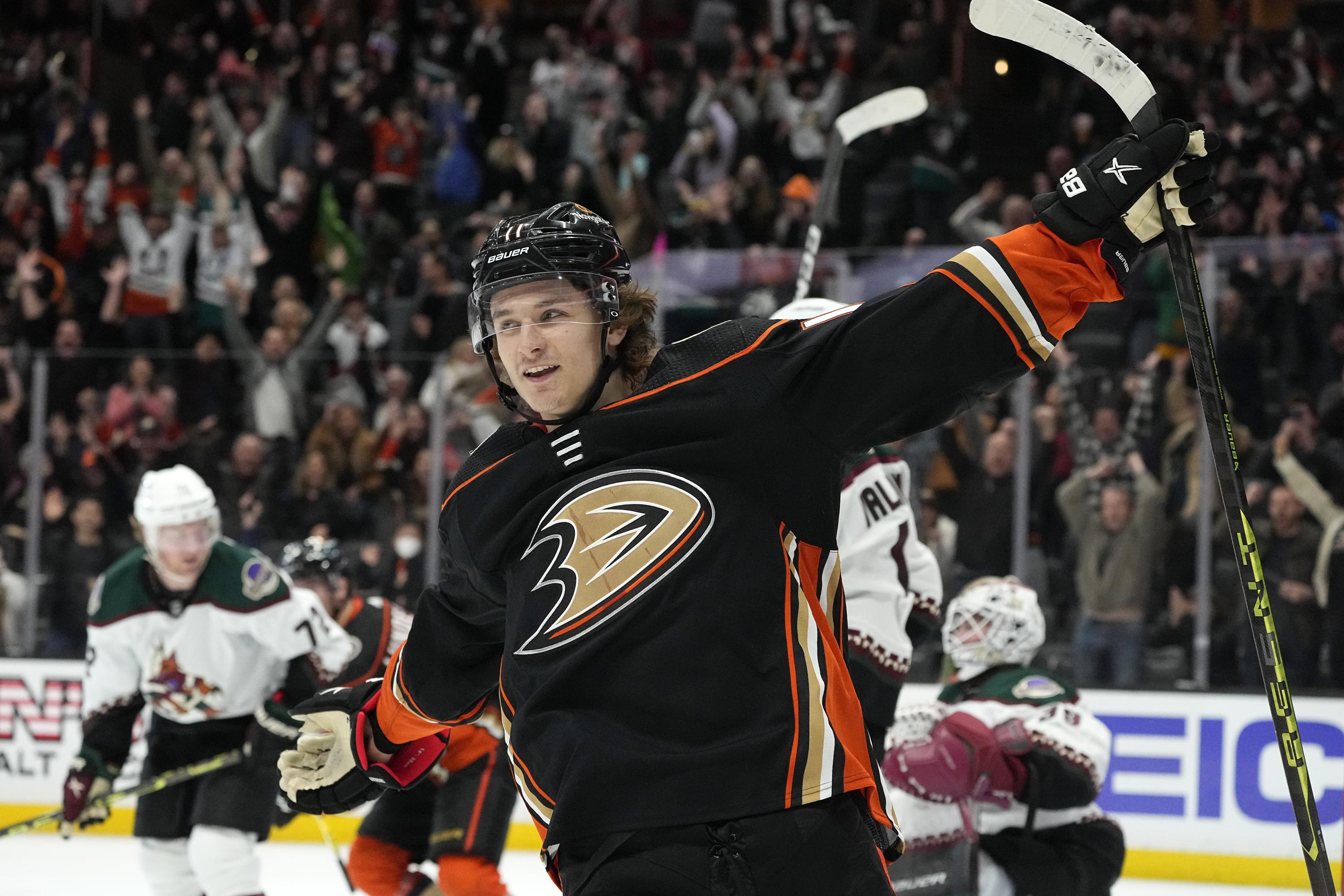 Zegras scores in OT, Ducks top Coyotes for 3rd straight win AP News