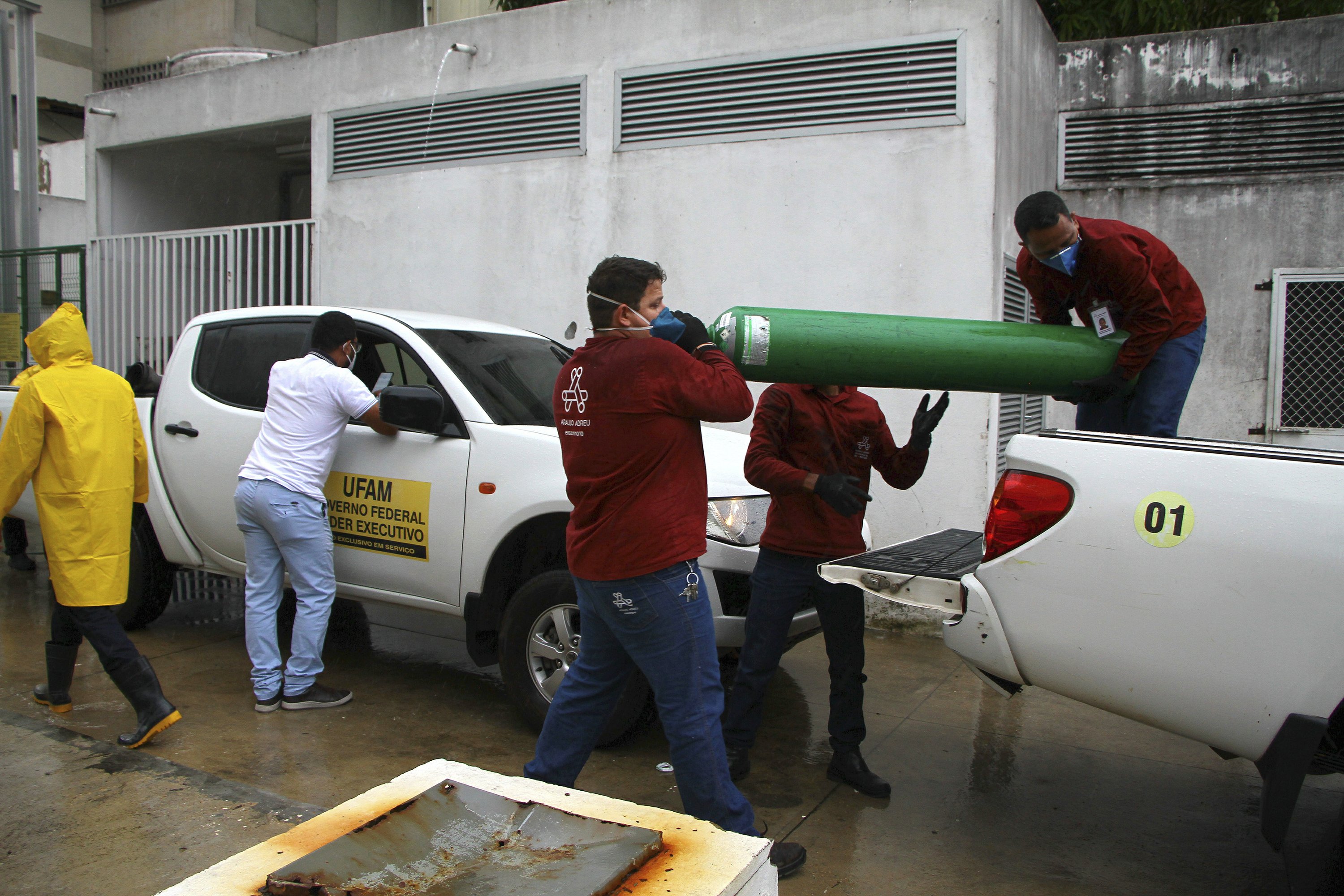 Oxygen shortage in Amazon city forces mass transfer of patients