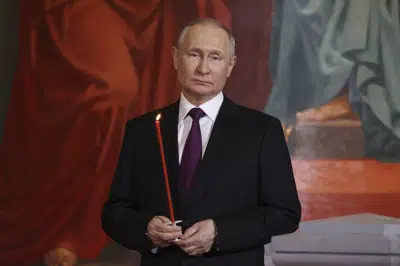 El presidente ruso Vladimir Putin en un evento en Moscú el 15 de abril de 2023. (Sergei Karpukhin, Sputnik, Kremlin Pool Photo via AP)