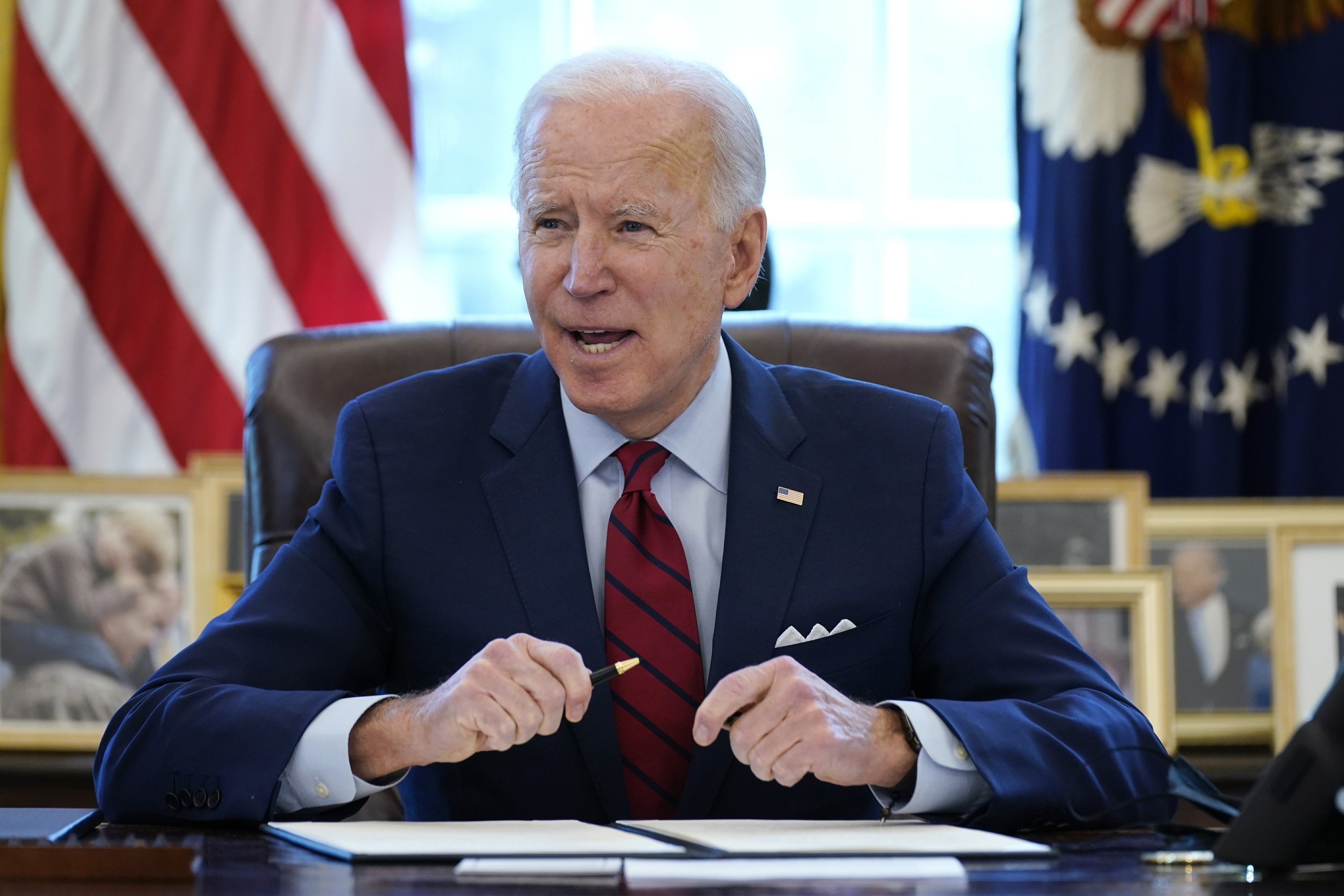 Biden is faced with questions about the commitment to a minimum wage increase