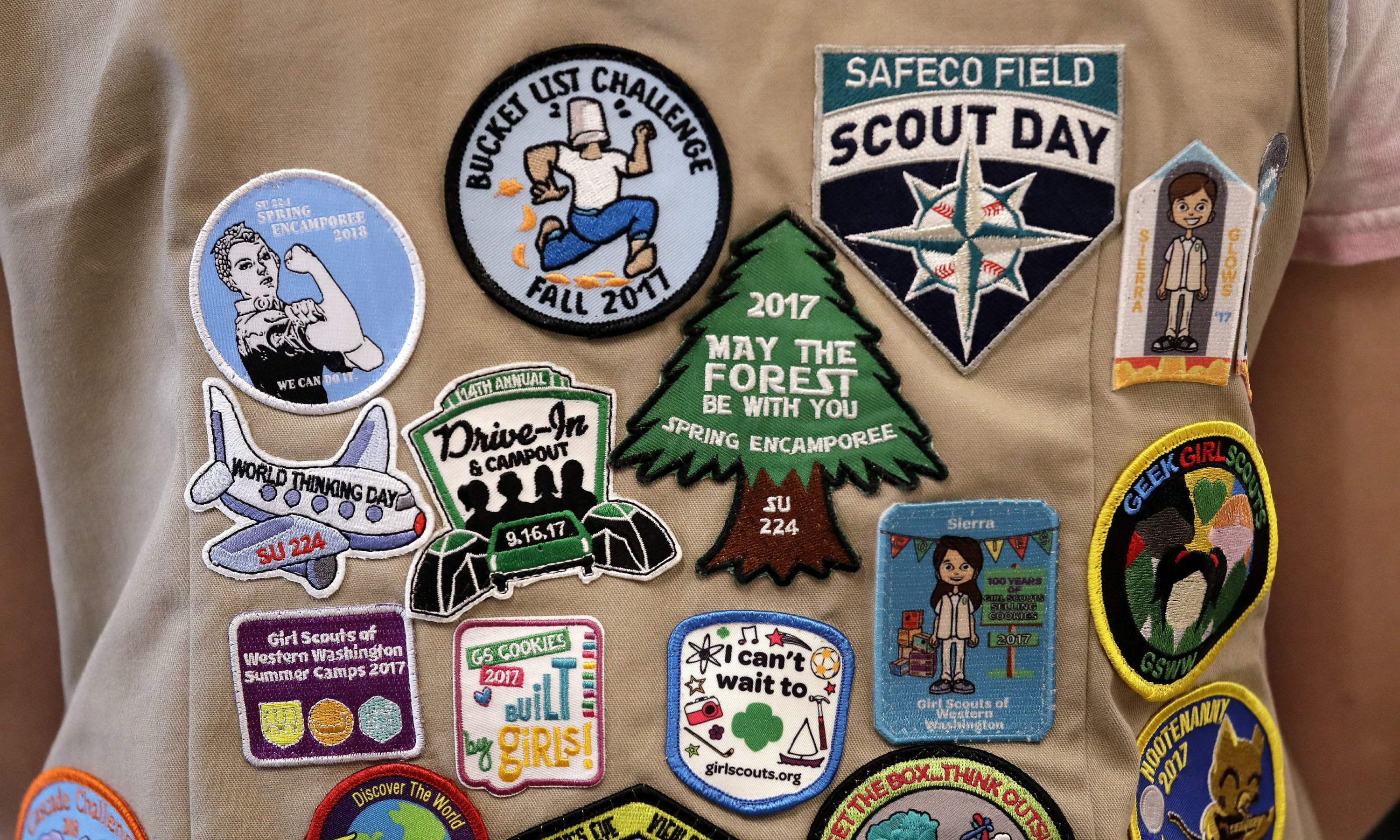 Girl Scouts Scold Scouts in Growing Recruitment War