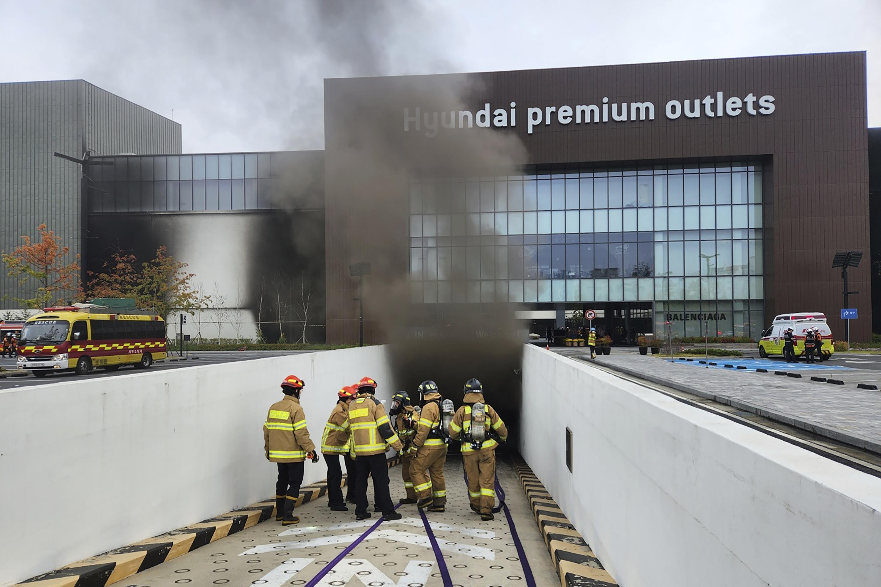 Fire in shopping mall in South Korean city leaves 7 dead