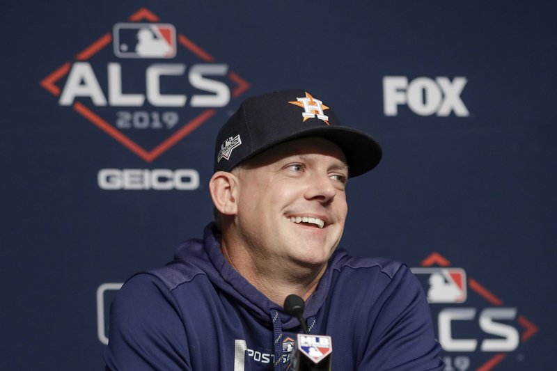 Hinch Blows Whistle Calls Sign Stealing Suspicions A Joke