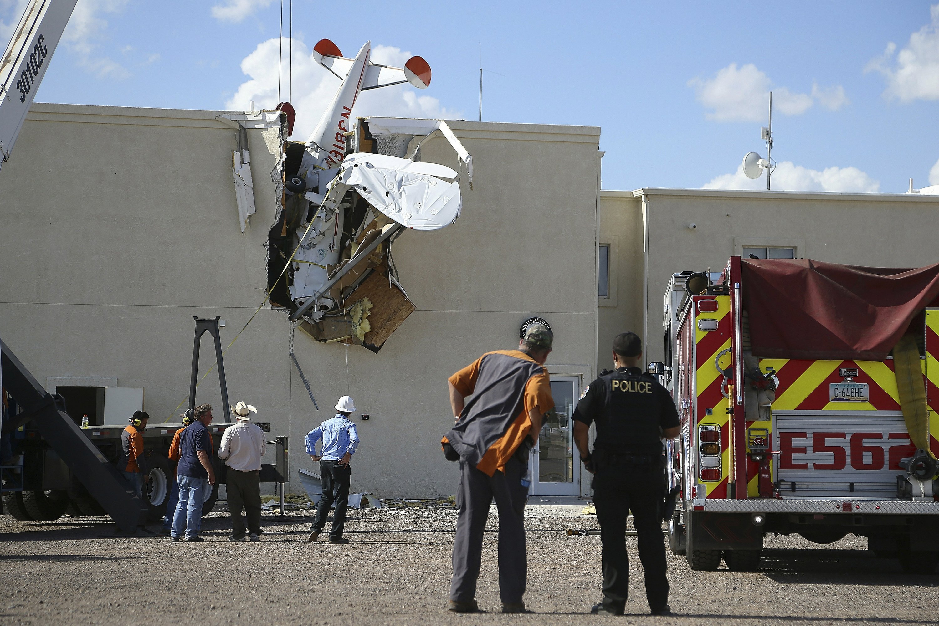 Small plane crashes into airport building in Arizona AP News