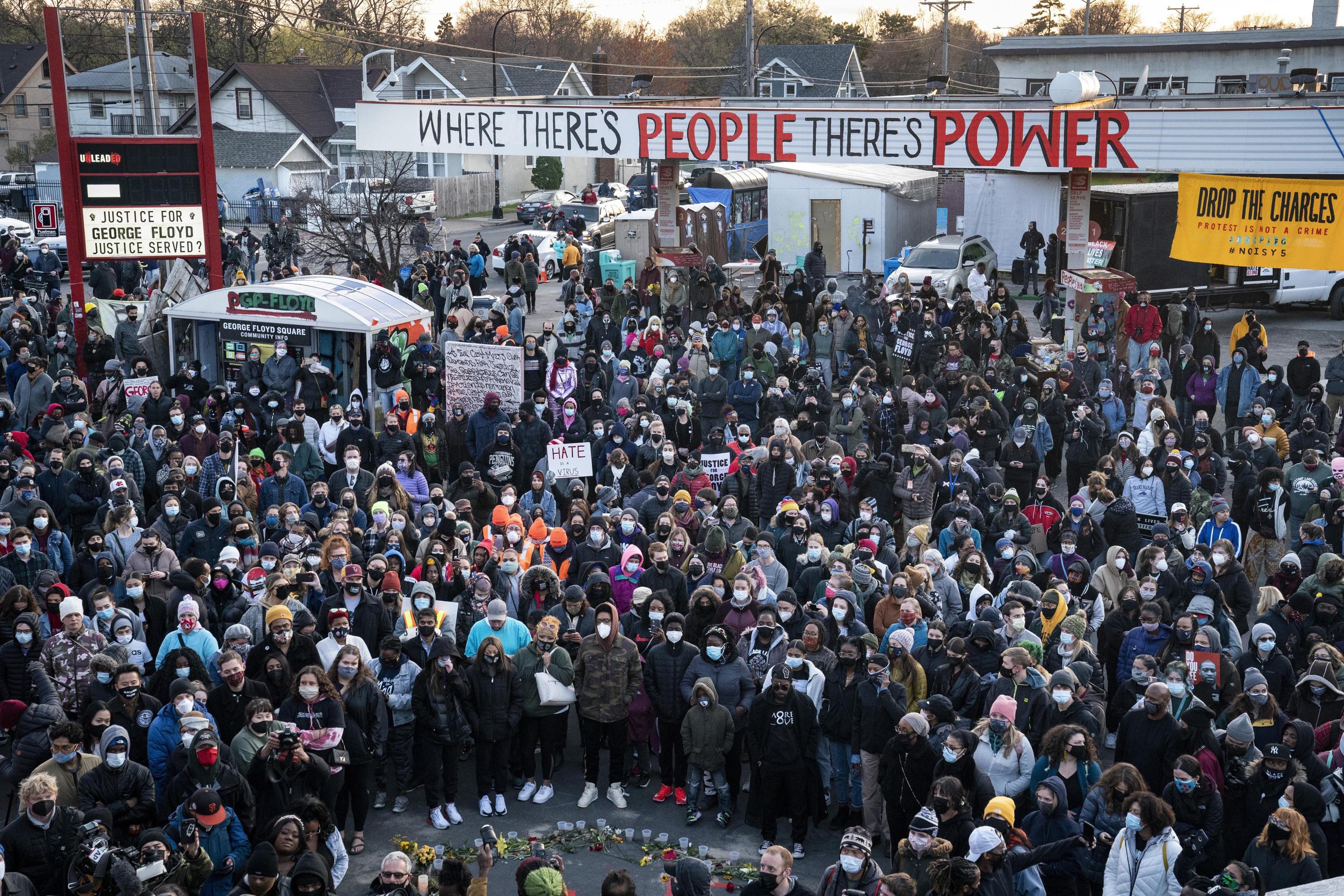 Points à retenir du rapport cinglant sur la police de Minneapolis après le meurtre de George Floyd