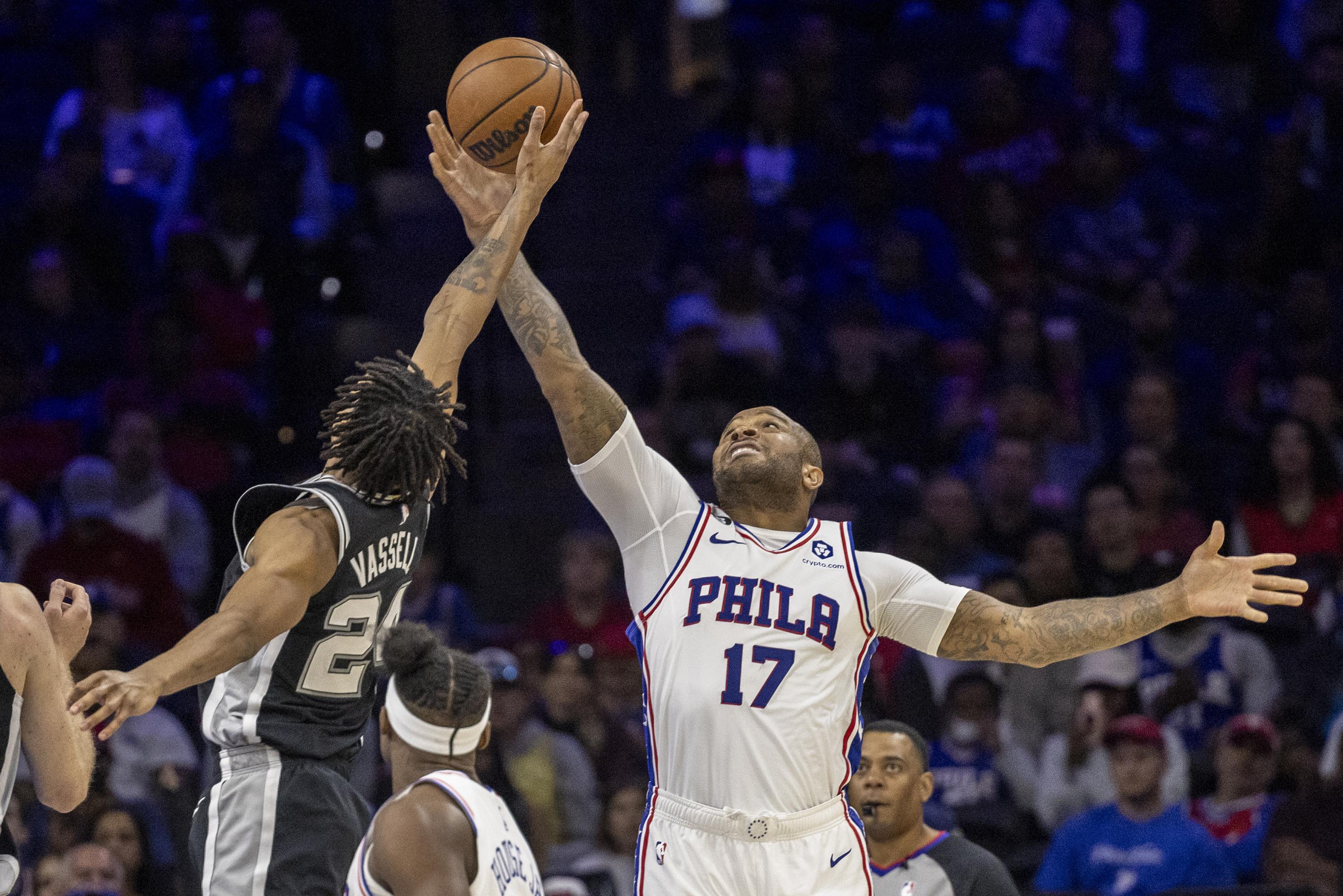 NBA penaliza quitándole selecciones de Draft a los 76ers | AP News