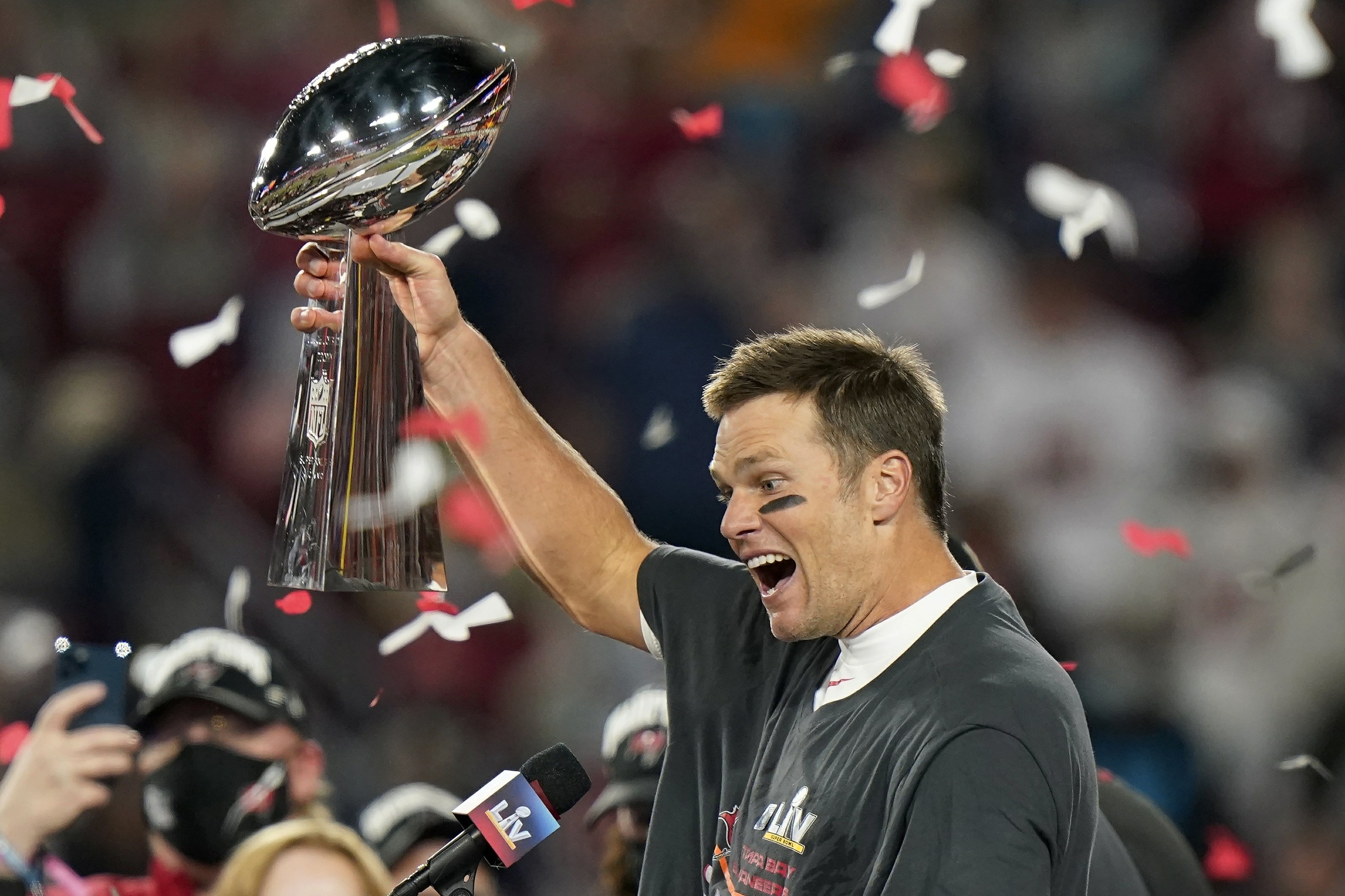 Tom Brady wins Super Bowl no.  7, the Buccaneers defeated the Chiefs 31-9