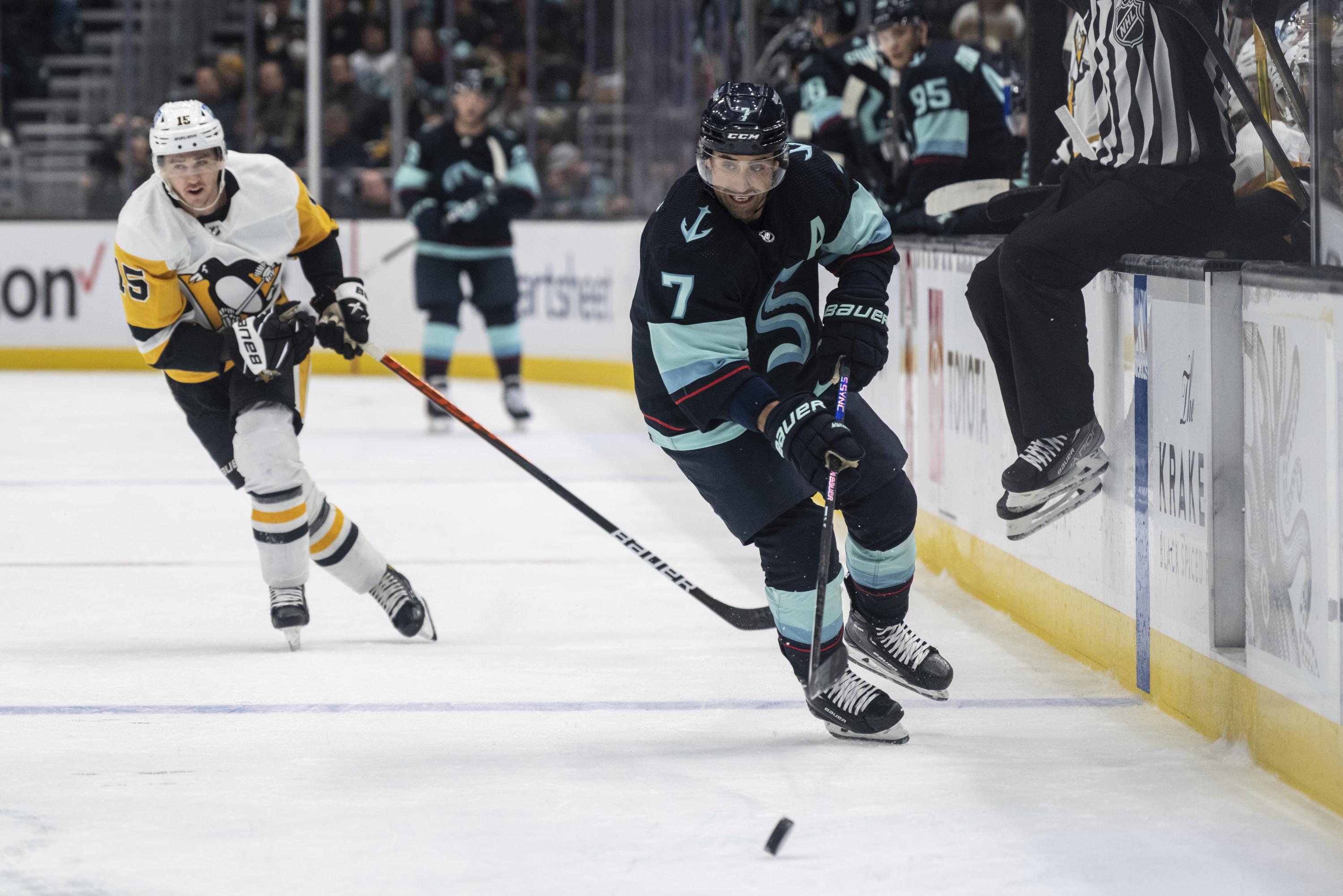 Justin Schultz visits children at a - Pittsburgh Penguins