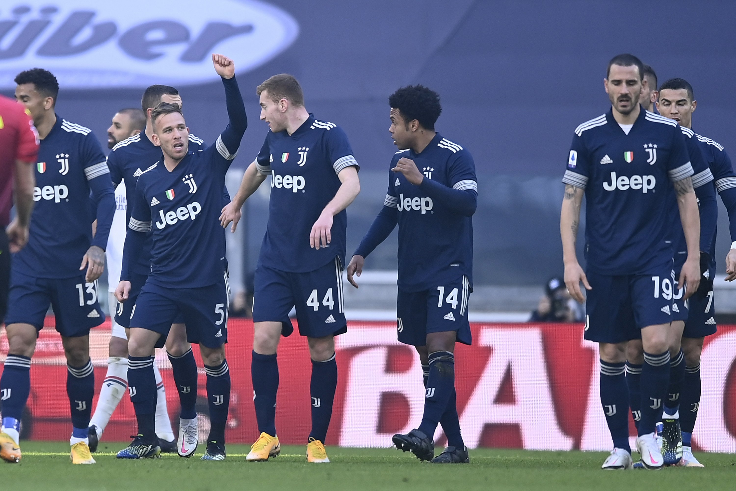 McKennie helps Juventus beat Bologna 2-0 to close gap