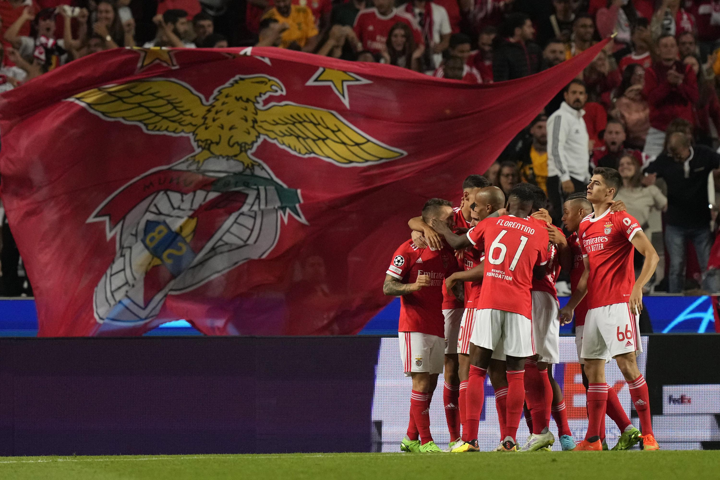 Benfica vence o Maccabi por 2-0 na estreia da Liga dos Campeões