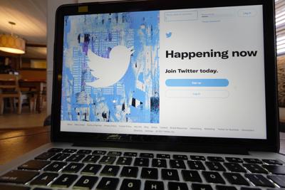 Pantalla de inicio de una cuenta de Twitter vista en una laptop el martes 27 de abril de 2021 en Orlando, Florida. (Foto AP/John Raoux, archivo)