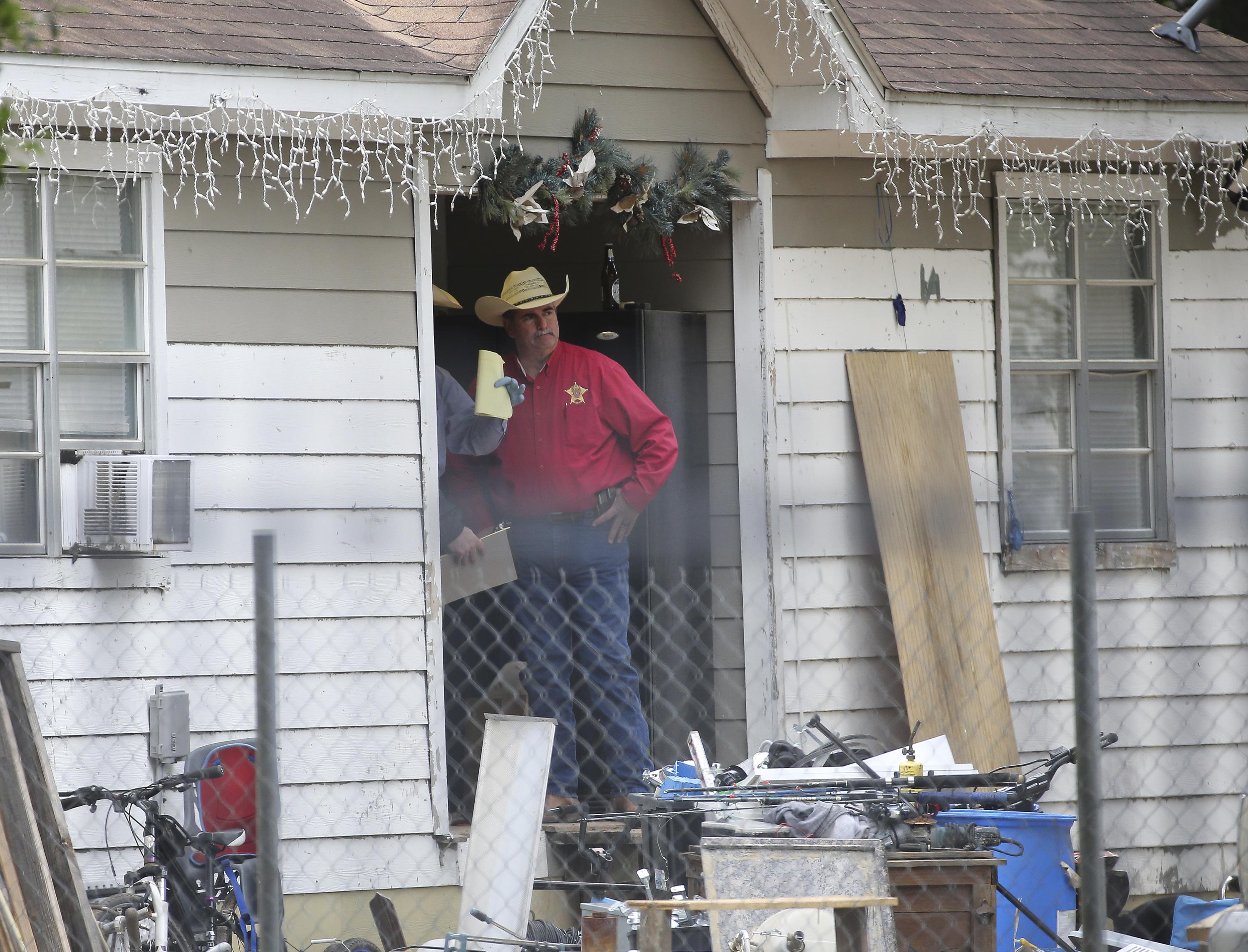 Texas man kills 5 neighbors after they complained of gunfire - The Associated Press