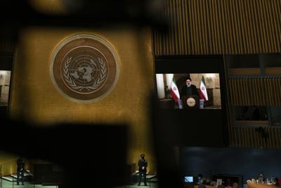 El presidente de Irán, Ebrahim Raisi, da vía remota su mensaje ante la Asamblea General de la ONU, el 21 de septiembre de 2021. (Eduardo Munoz/Pool Photo via AP)