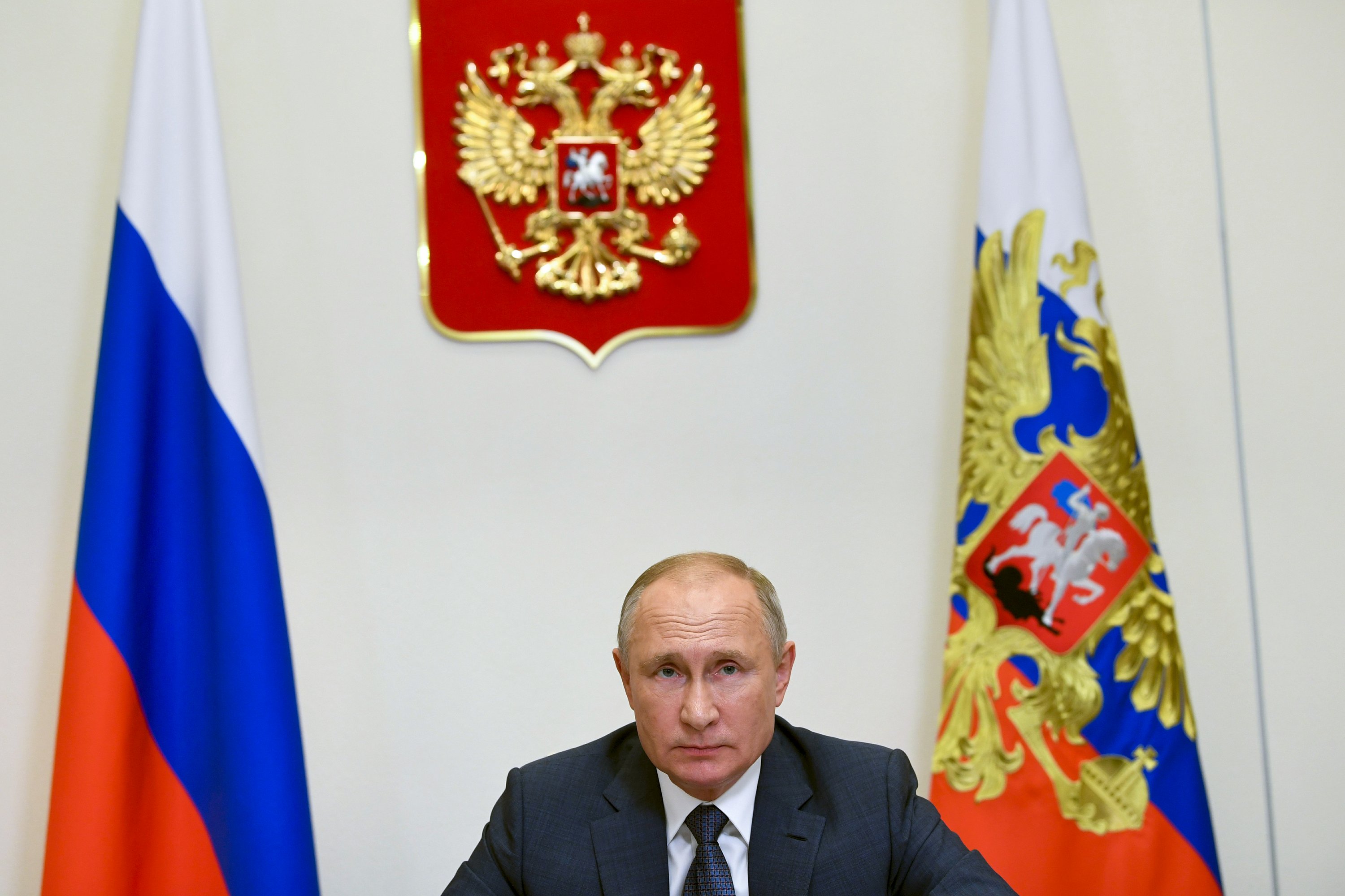 Putin orders 'large-scale' COVID-19 vaccination in Russia