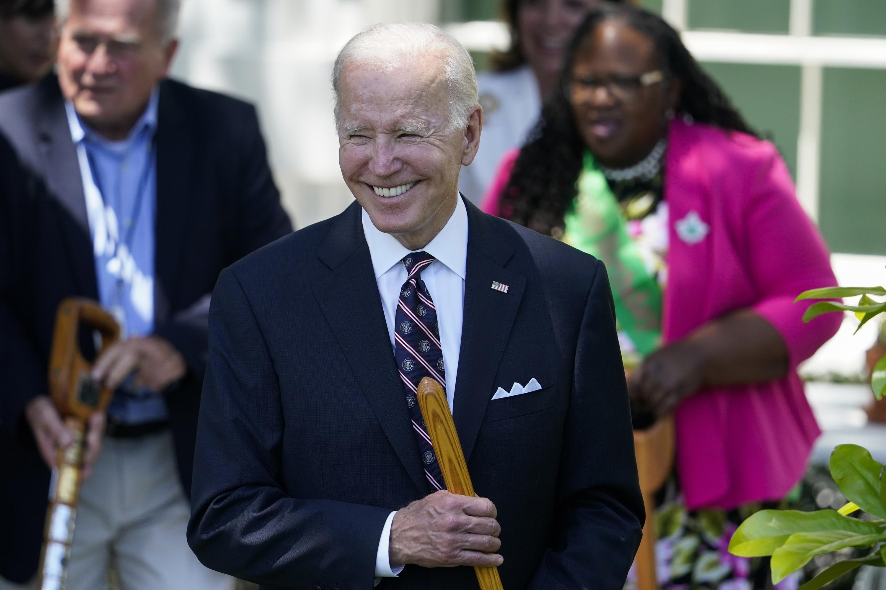 Biden se encuentra con el presidente de la Fed mientras la inflación muerde los bolsillos