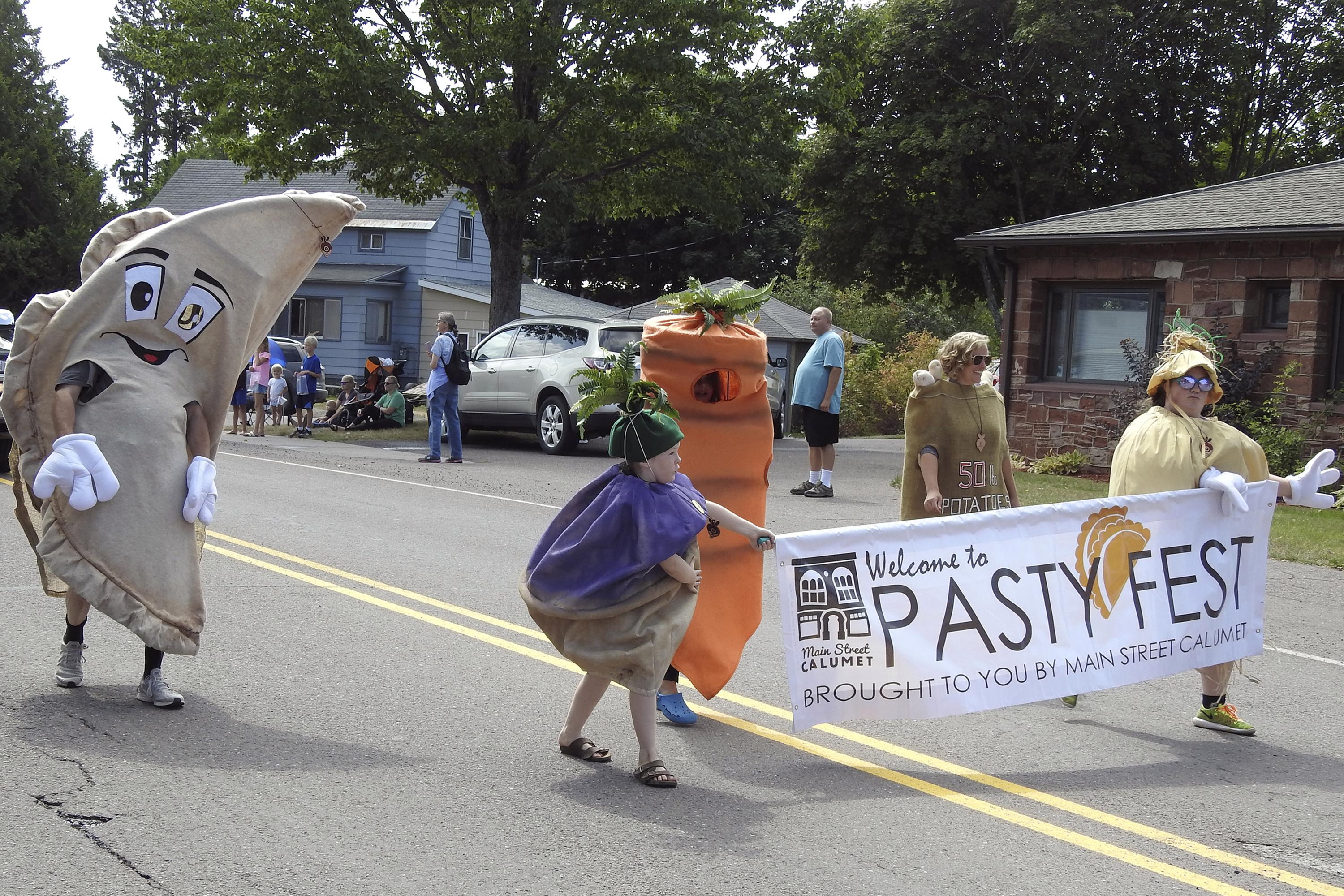 Pasty fest returns to the Upper Peninsula _ but no gravy AP News