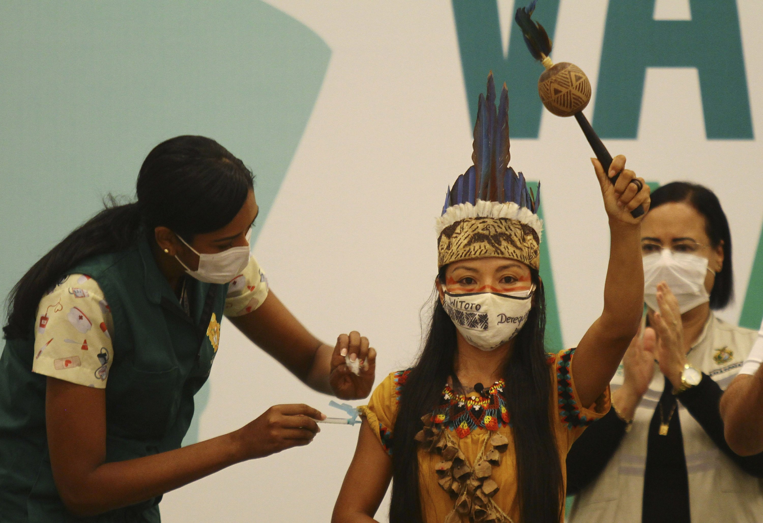 Oxygen-deprived city in the Brazilian Amazon starts immunization