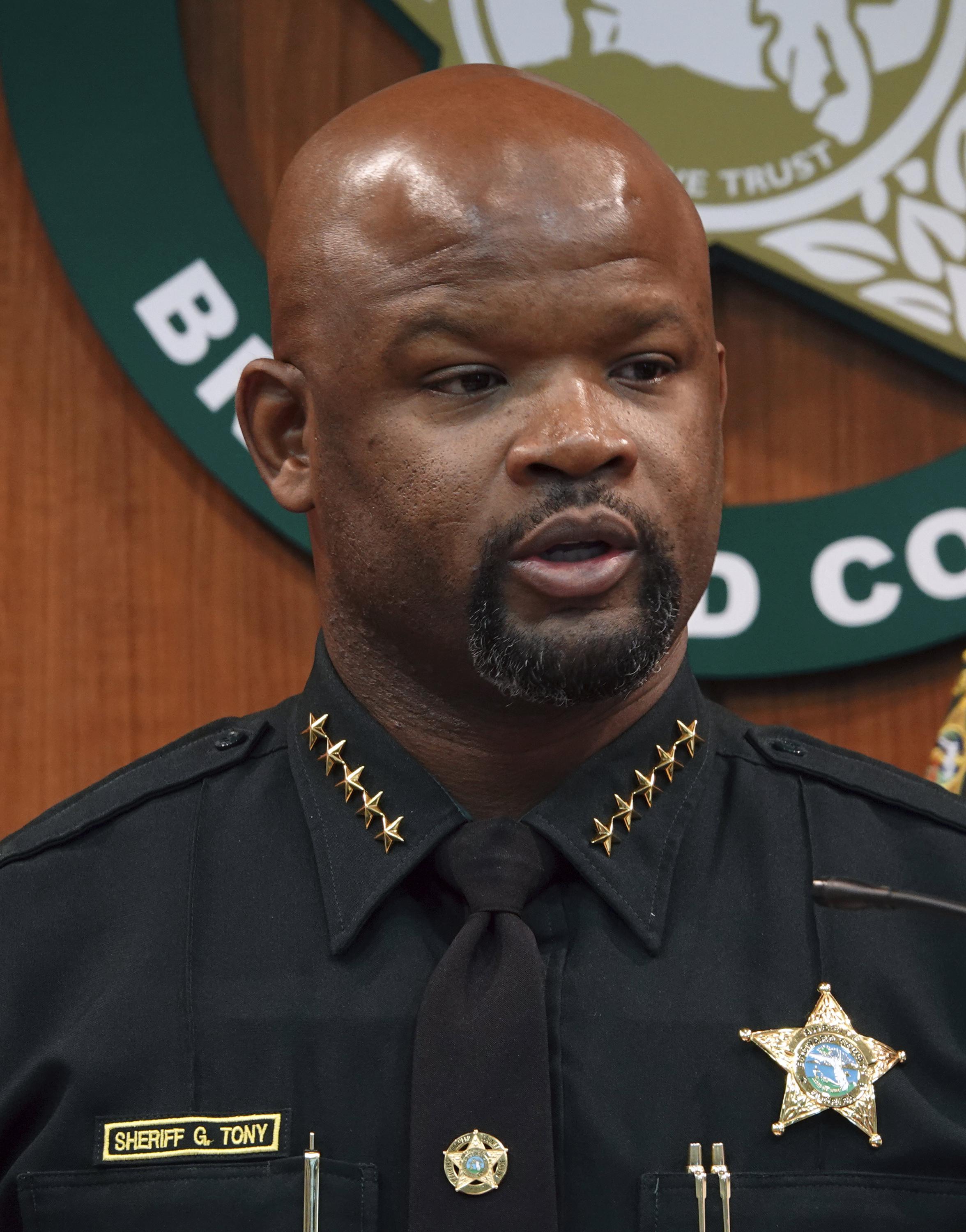 florida-sheriff-fires-deputy-union-head-after-covid-19-fight-ap-news