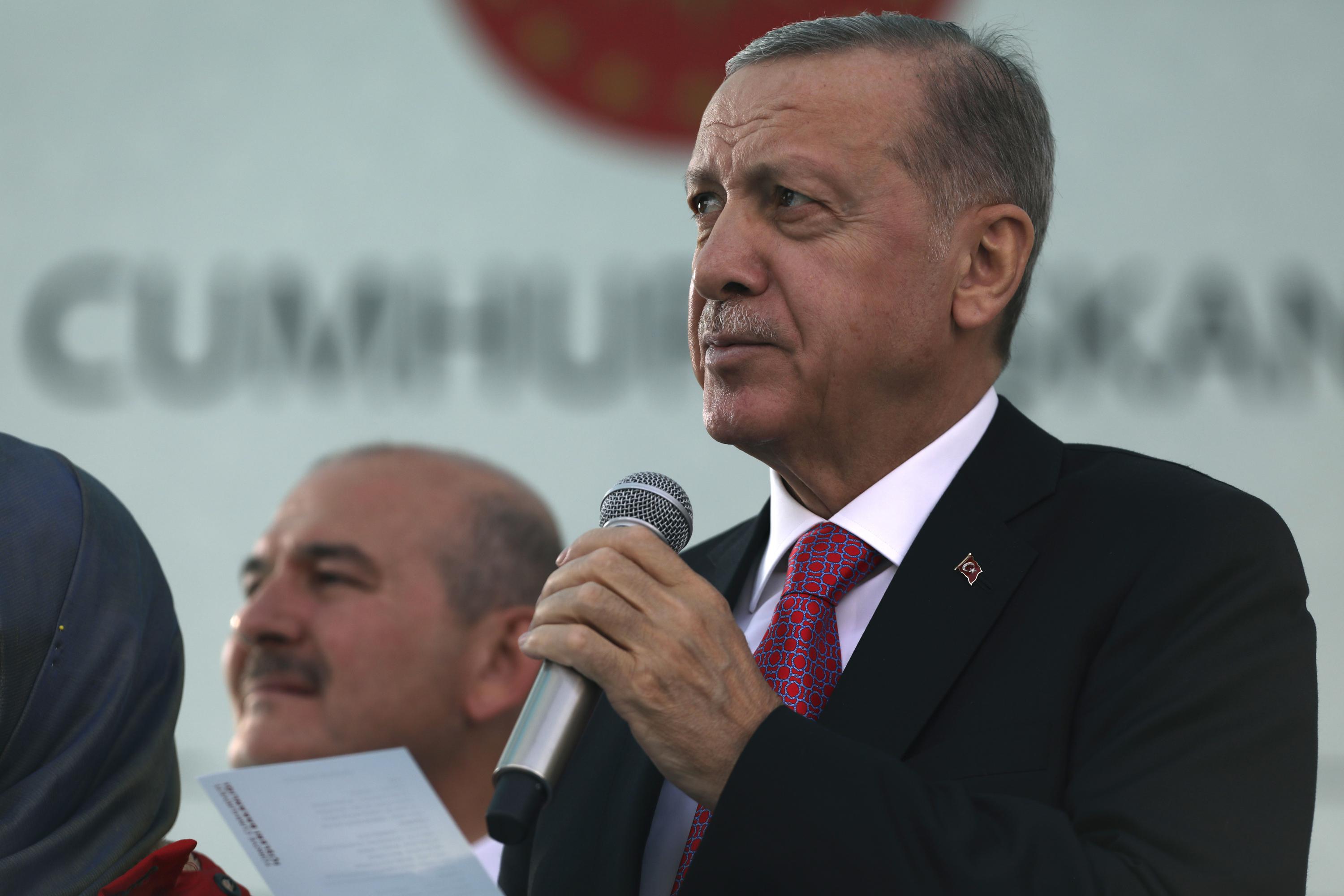 Yearly inflation in Turkey rises to new 24-year high of 85%