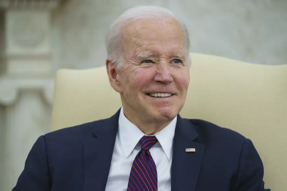 Biden showcases Dem coalition with campaign advisory board (apnews.com)