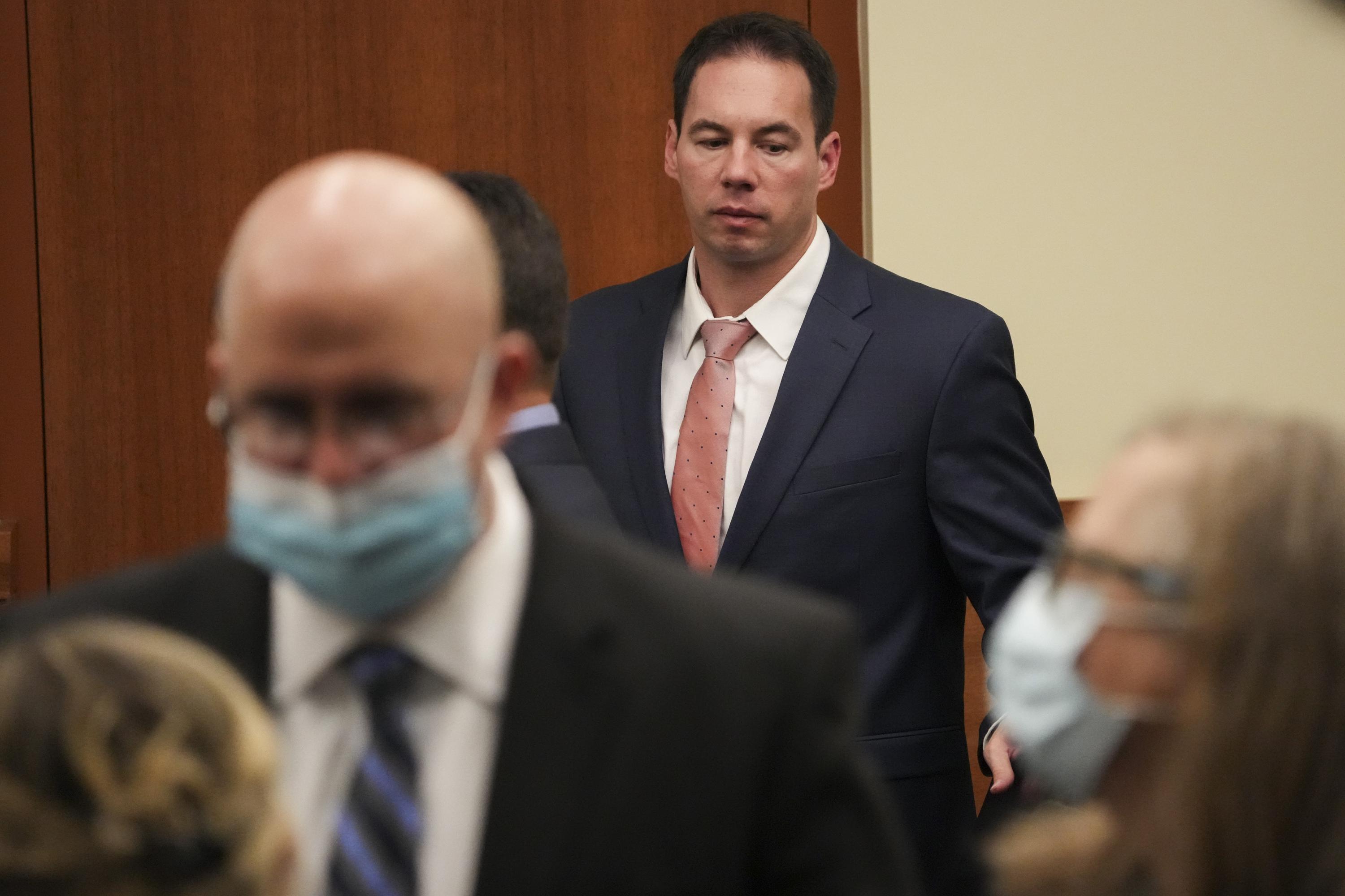 Judge weighs whether to dismiss Ohio doc's 25 murder charges | AP News