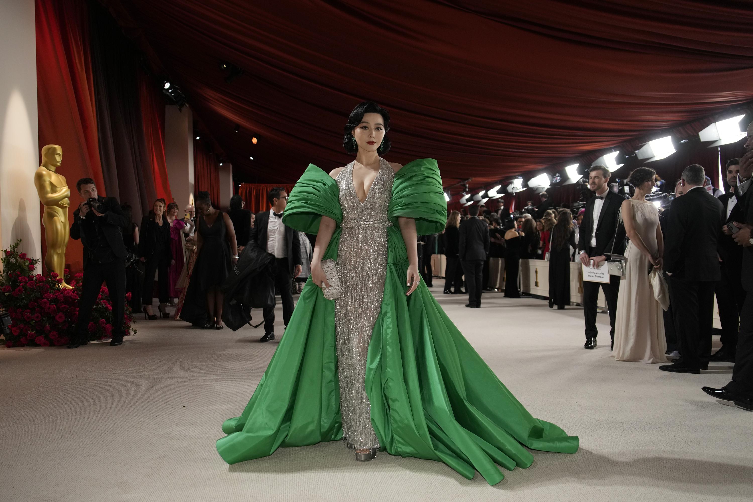 Angela Bassett Wore the Most Dramatic Moschino Gown to the 2023 Oscars