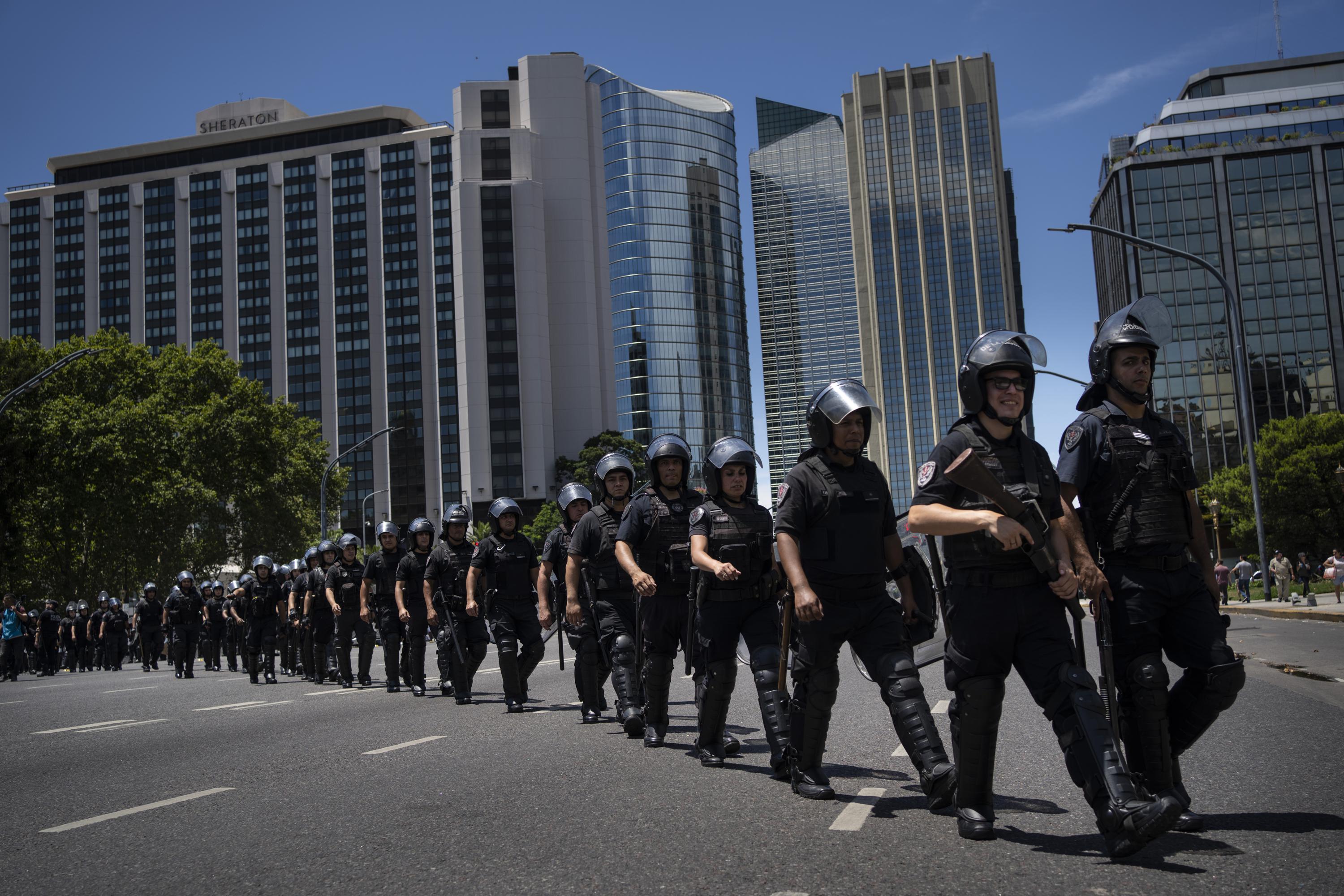 Cómo funcionan los táser o pistolas eléctricas que salvan la vida de muchos  policías - Libertad Digital