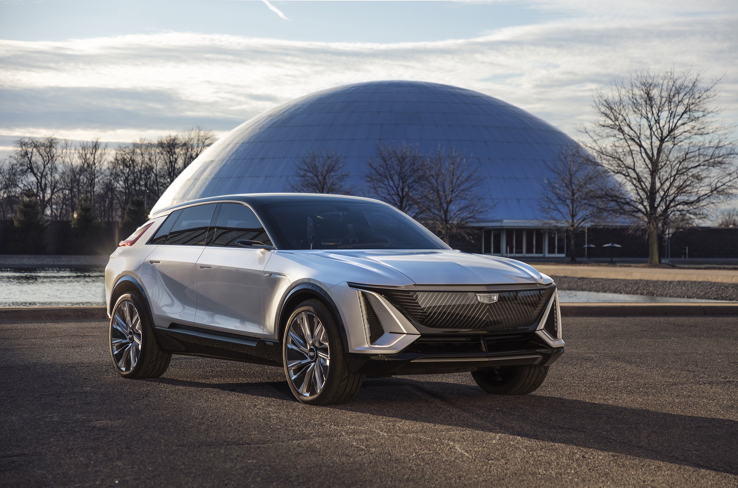 Cadillac says new electric SUV has features to take on Tesla AP News