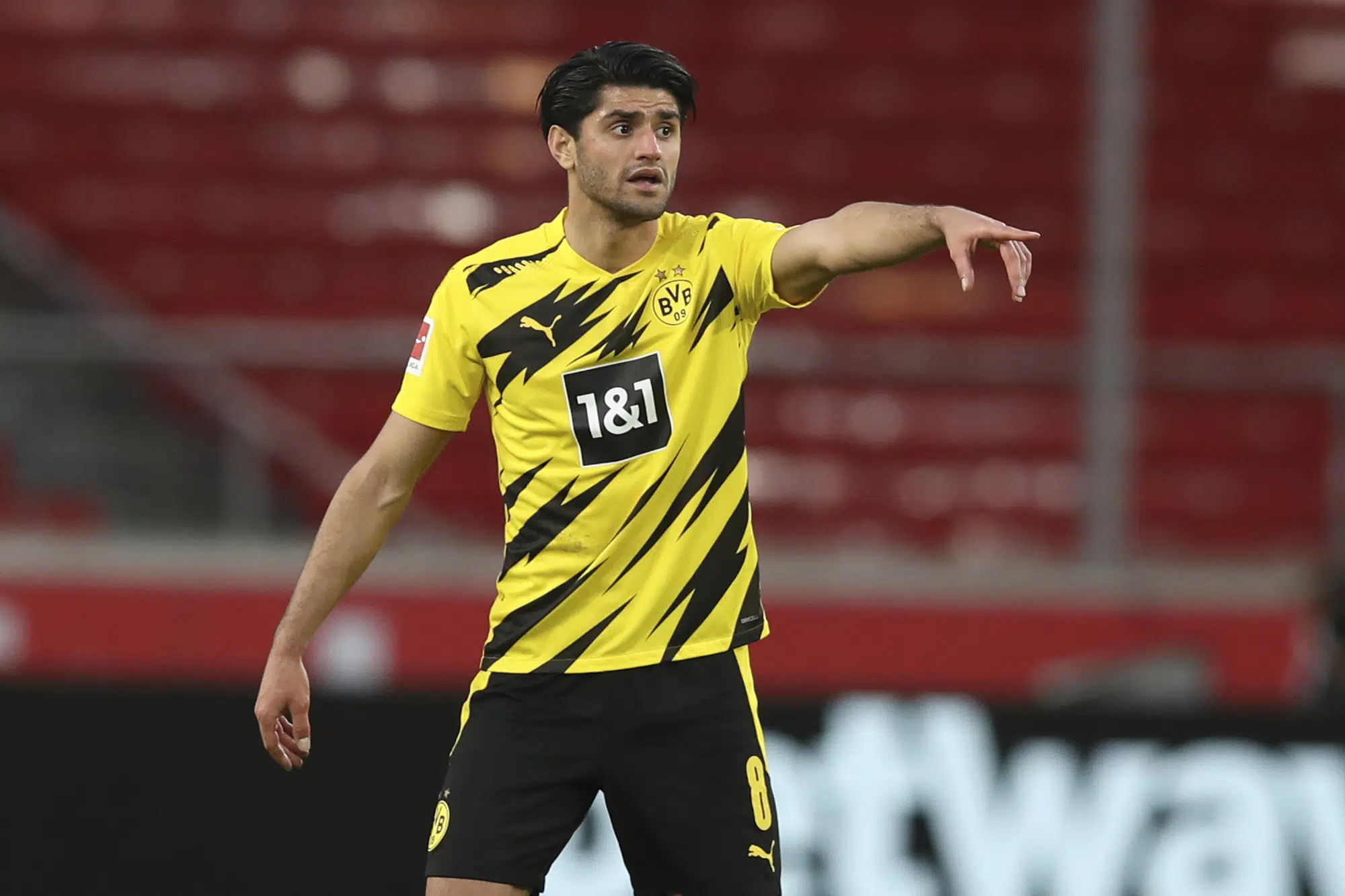 Brighton verpflichtet den deutschen Mittelfeldspieler Mahmoud Dahoud aus Dortmund;  Bakayoko verlässt Chelsea