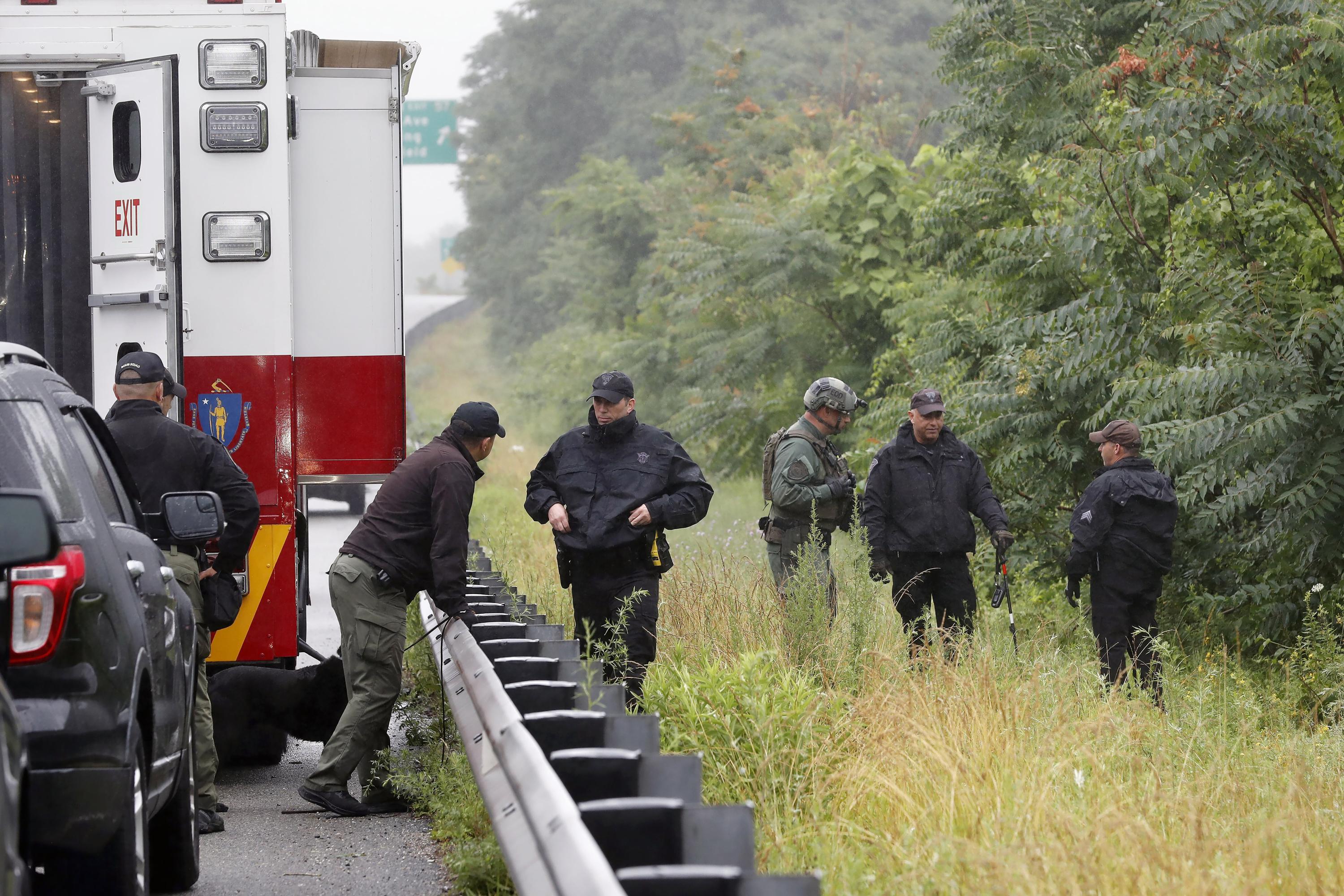 11 People In Custody After Hourslong Armed Standoff On I 95