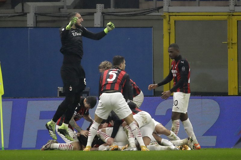 Ac Milan Scores Late To Beat Lazio 3 2 And End The Year Top