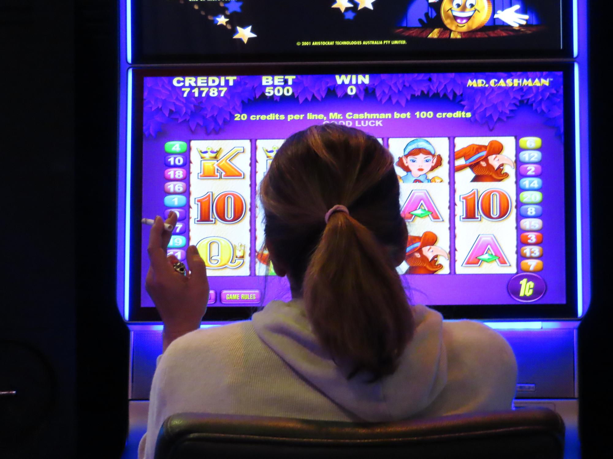 Report: Atlantic City casino smoking ban may cost 2,500 jobs | AP News