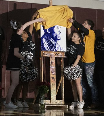 Bryant's stolen jersey returned for 